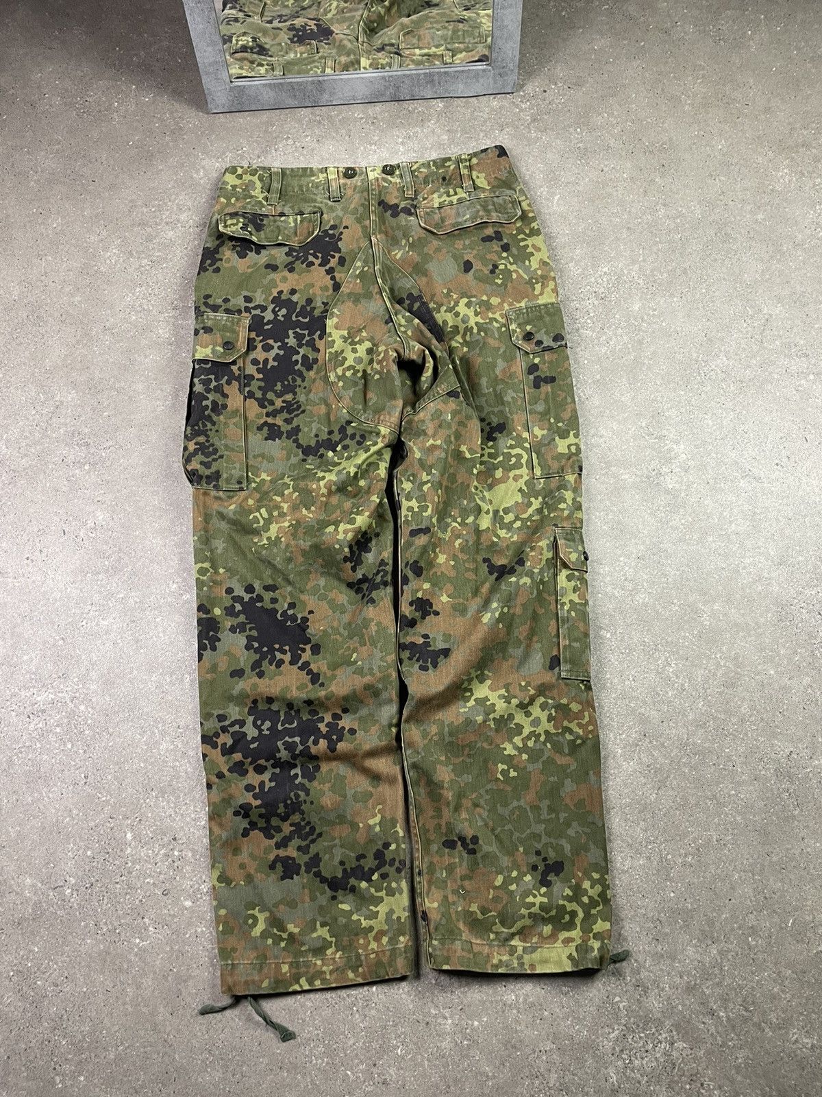Japanese Brand × Vintage Vintage 90s Baggy Military Camo Cargo Pants Size US 36 / EU 52 - 2 Thumbnail