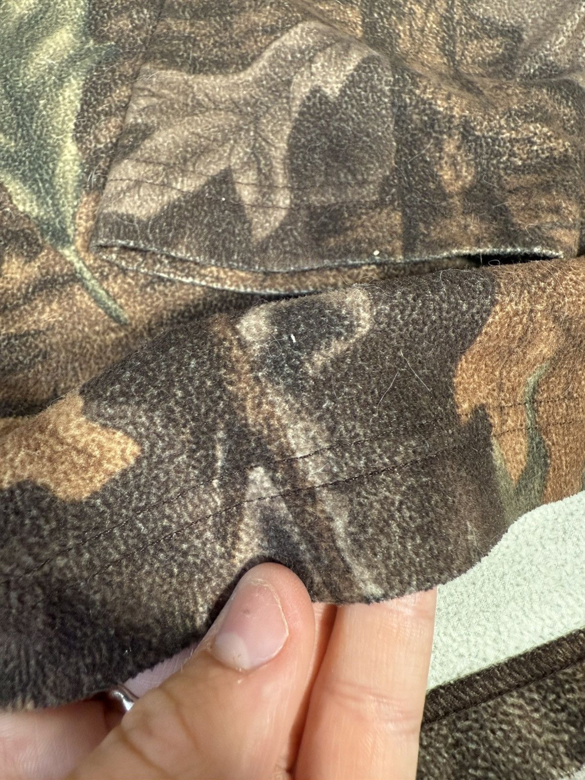 Vintage Y2K Camo Full Print Long Sleeve Fleece T-Shirt Size US L / EU 52-54 / 3 - 6 Thumbnail