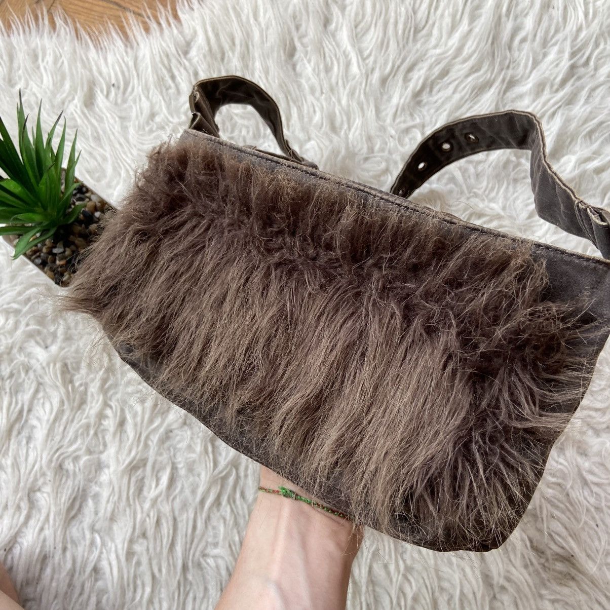 Hysteric Glamour 📌 Crazy Vintage Kickers Faux Fur Y2K Handle Bag Size ONE SIZE - 6 Thumbnail
