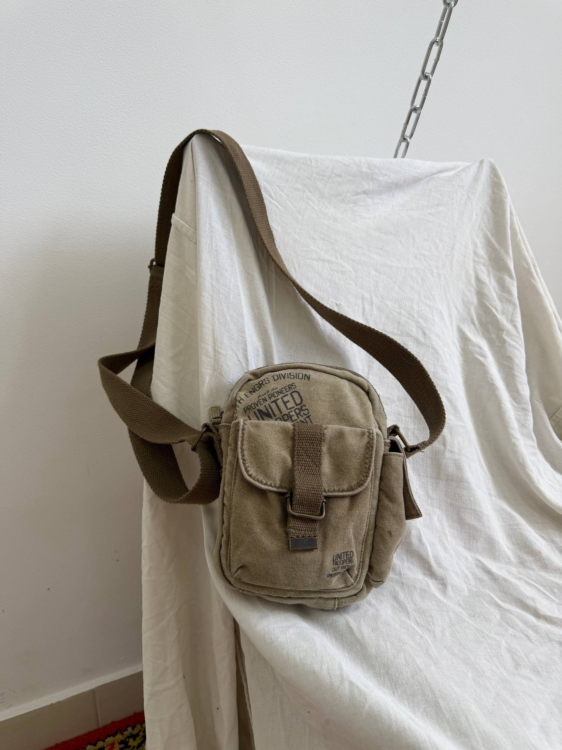 Vintage Vintage 90s Army Diesel Style Crossbody Mini Bag Size ONE SIZE - 3 Thumbnail