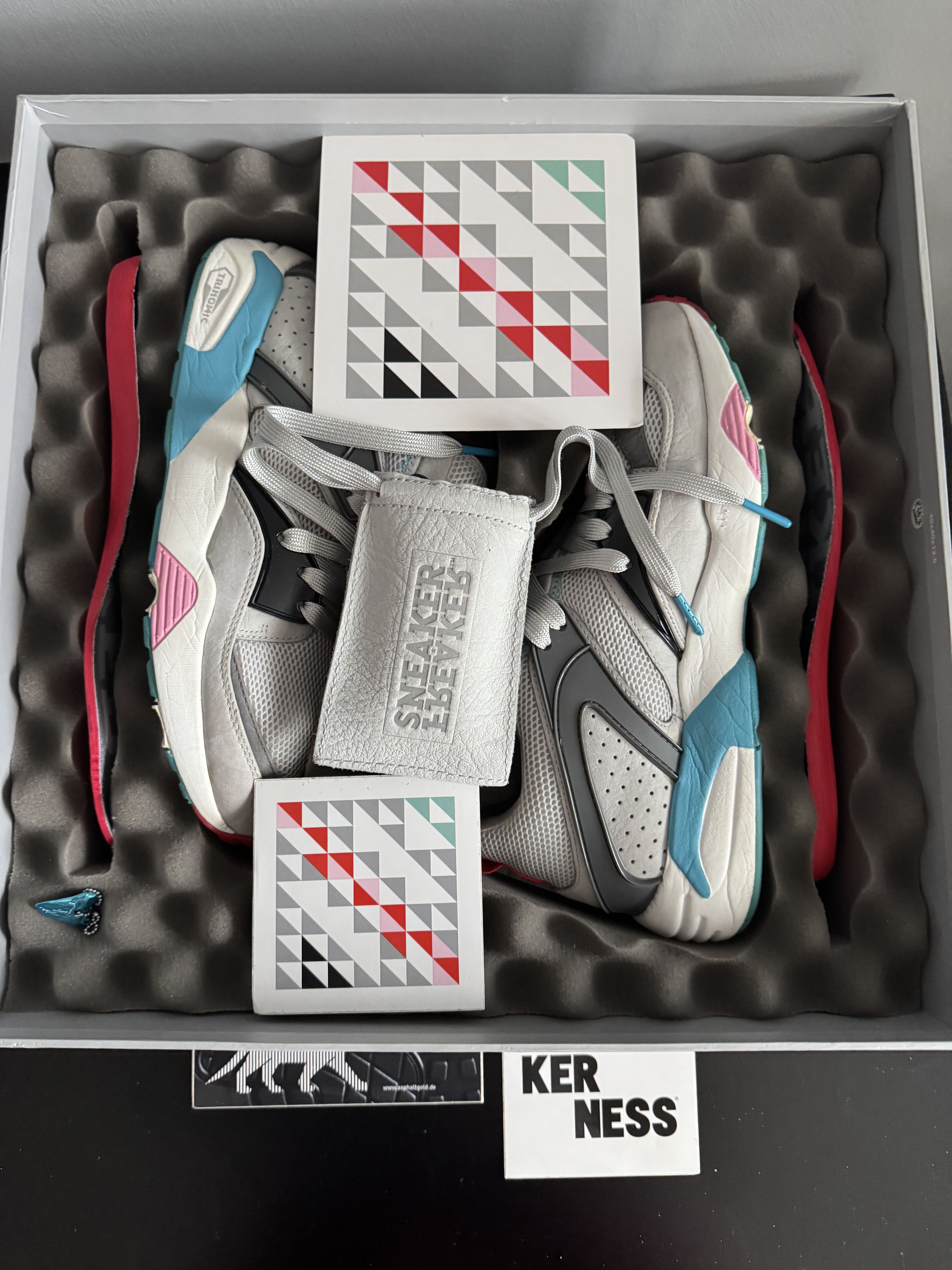 Puma Sneaker Freaker x Puma Blaze of Glory Great White Grey kith Size US 10 / EU 43 - 9 Thumbnail