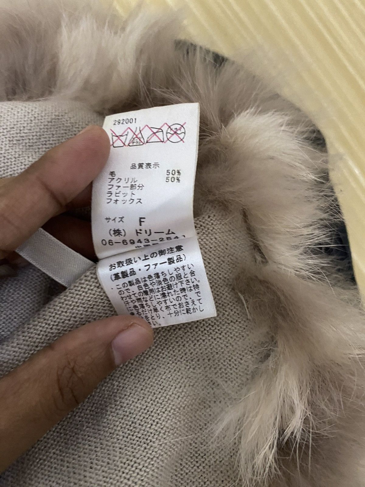 Japanese Brand Japanese Brand Rabbit Fur Neck Warmer Muffler Scarves Size ONE SIZE - 5 Thumbnail