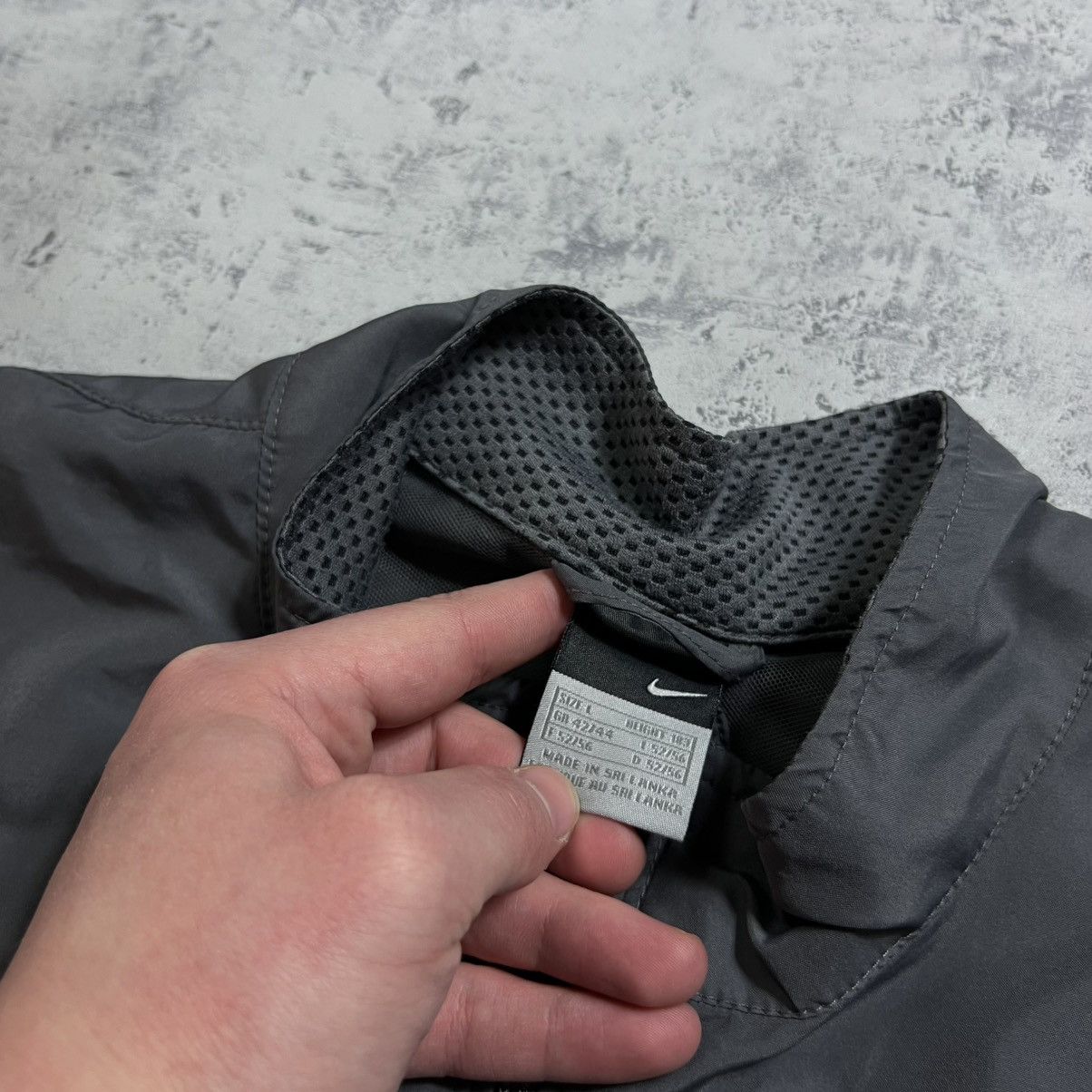 Nike 90s Nike Swoosh Vintage Gorpcore Windbreaker Jacket Size US L / EU 52-54 / 3 - 5 Thumbnail