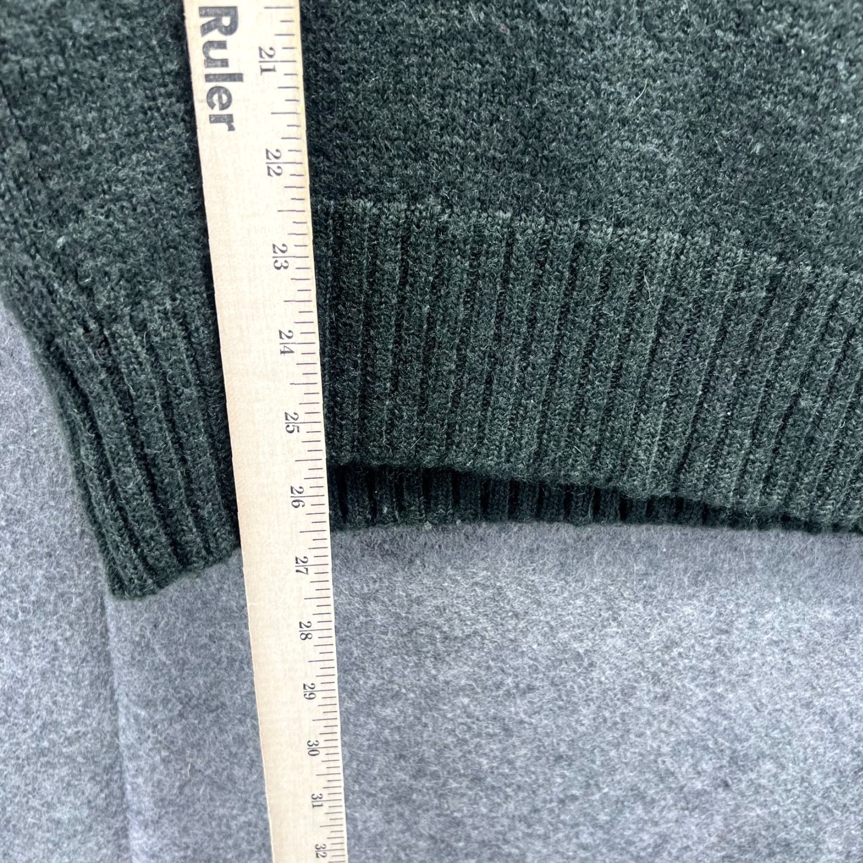 Abercrombie & Fitch VINTAGE Abercrombie & Fitch Sweater Pullover Men M Green Wool V-Neck Size US M / EU 48-50 / 2 - 5 Thumbnail