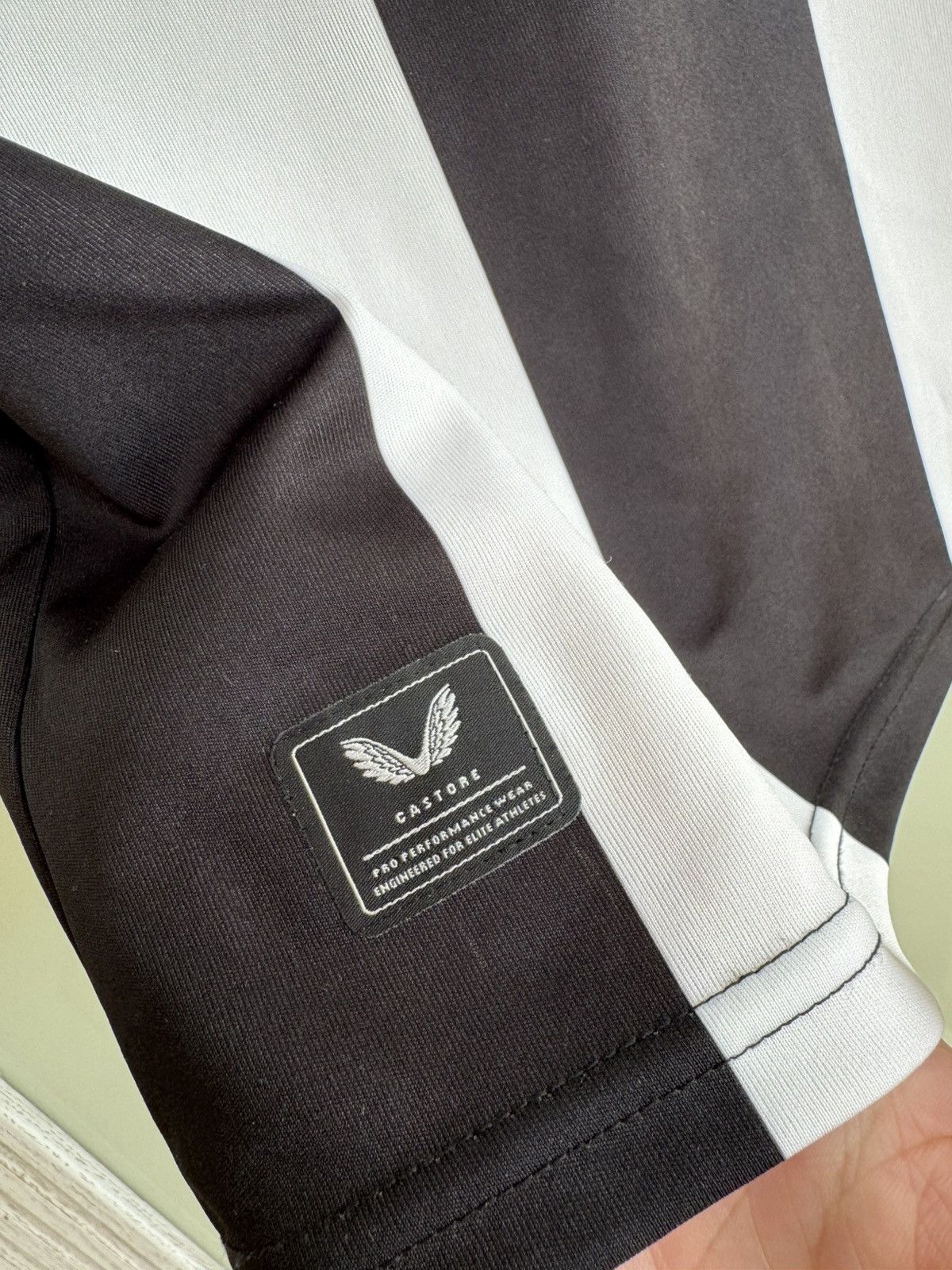 Other Newcastle United 2021-2022 Home Soccer Jersey Football Kit Size US S / EU 44-46 / 1 - 11 Thumbnail