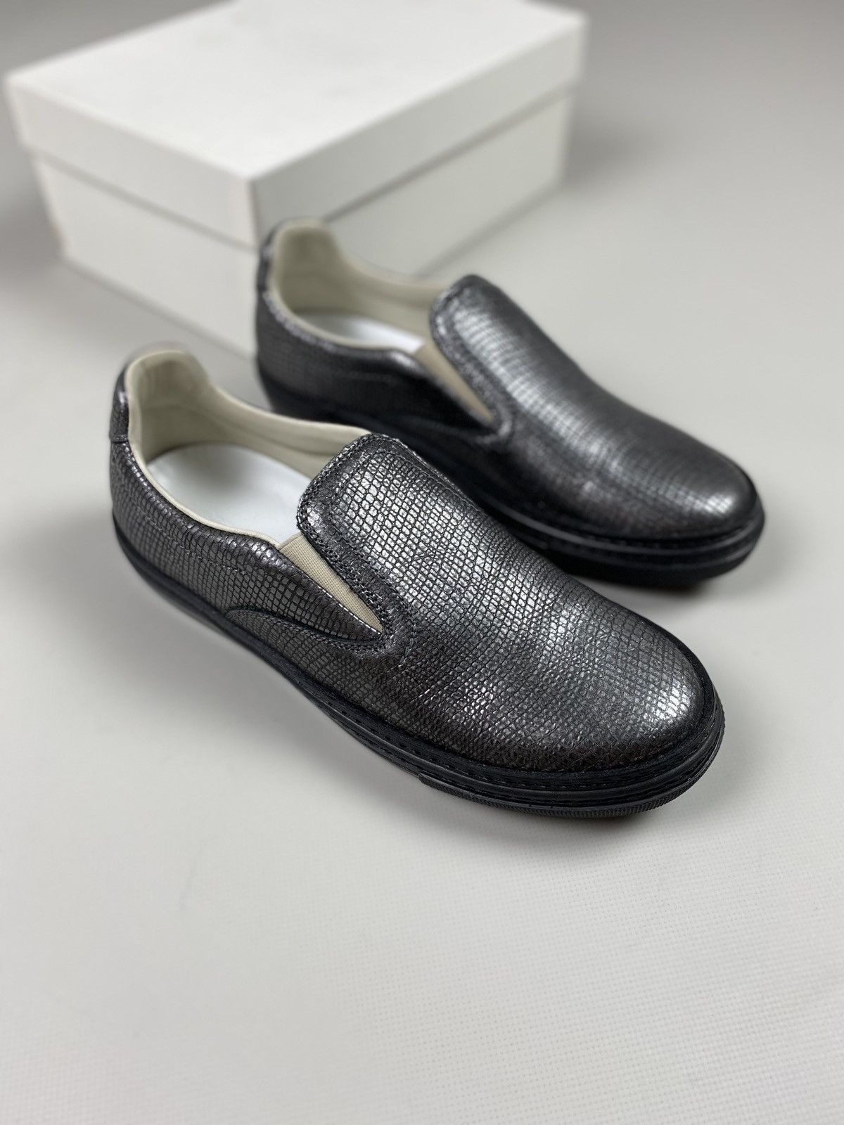 Maison Margiela New! Maison Margiela ladies slip on meds shoes size 37.5 Size US 7.5 / IT 37.5 - 1 Thumbnail