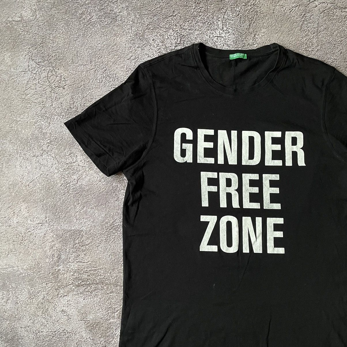 Vintage Vintage Y2K ADULT “ GENDER FREE ZONE LOGO “ FUNNY TEE Size US M / EU 48-50 / 2 - 4 Thumbnail