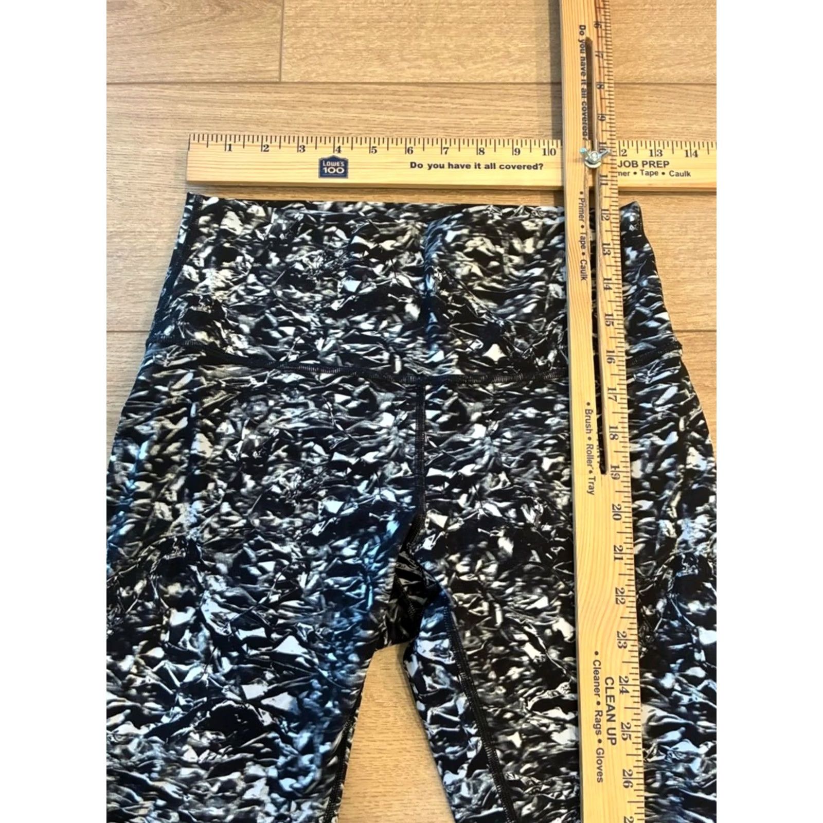 Lululemon Lululemon Wunder Under Hi-Rise Tight 28” Legging Liquid Platinum Size 8 Women Black 28” Hi-Rise Tights Activewear Mens Womens not applicable Size 30" / US 8 / IT 44 - 4 Thumbnail