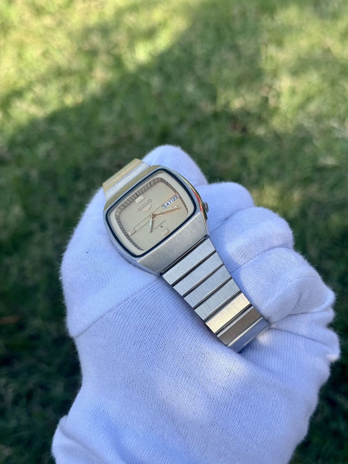 Seiko Vintage Seiko 5 Automatic japan Watch: golden Dial, TV Case Size 36 - 5 Thumbnail