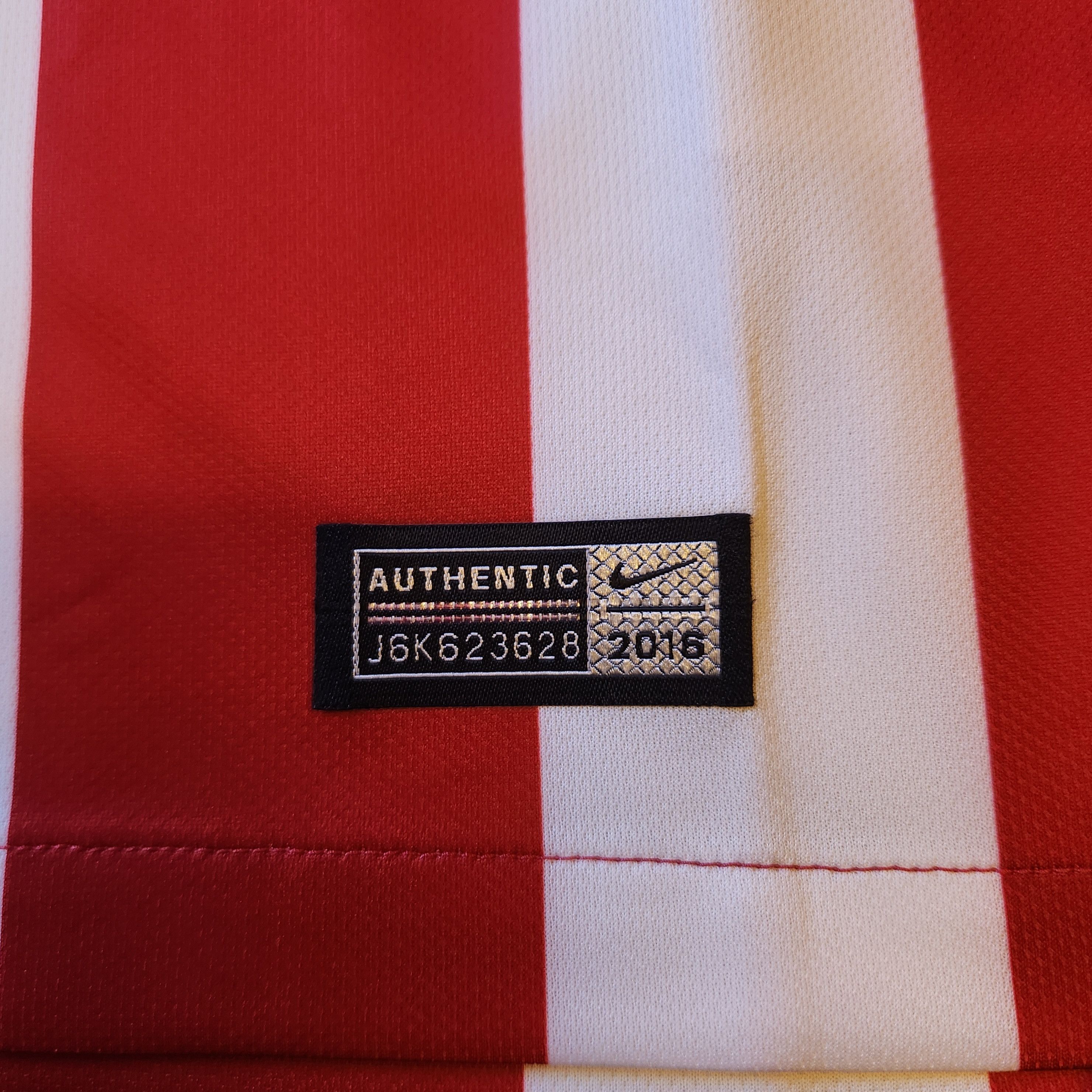 Nike Authentic Atletico Madrid TORRES 2016-2017 16/17 Home Jersey Size US M / EU 48-50 / 2 - 9 Thumbnail