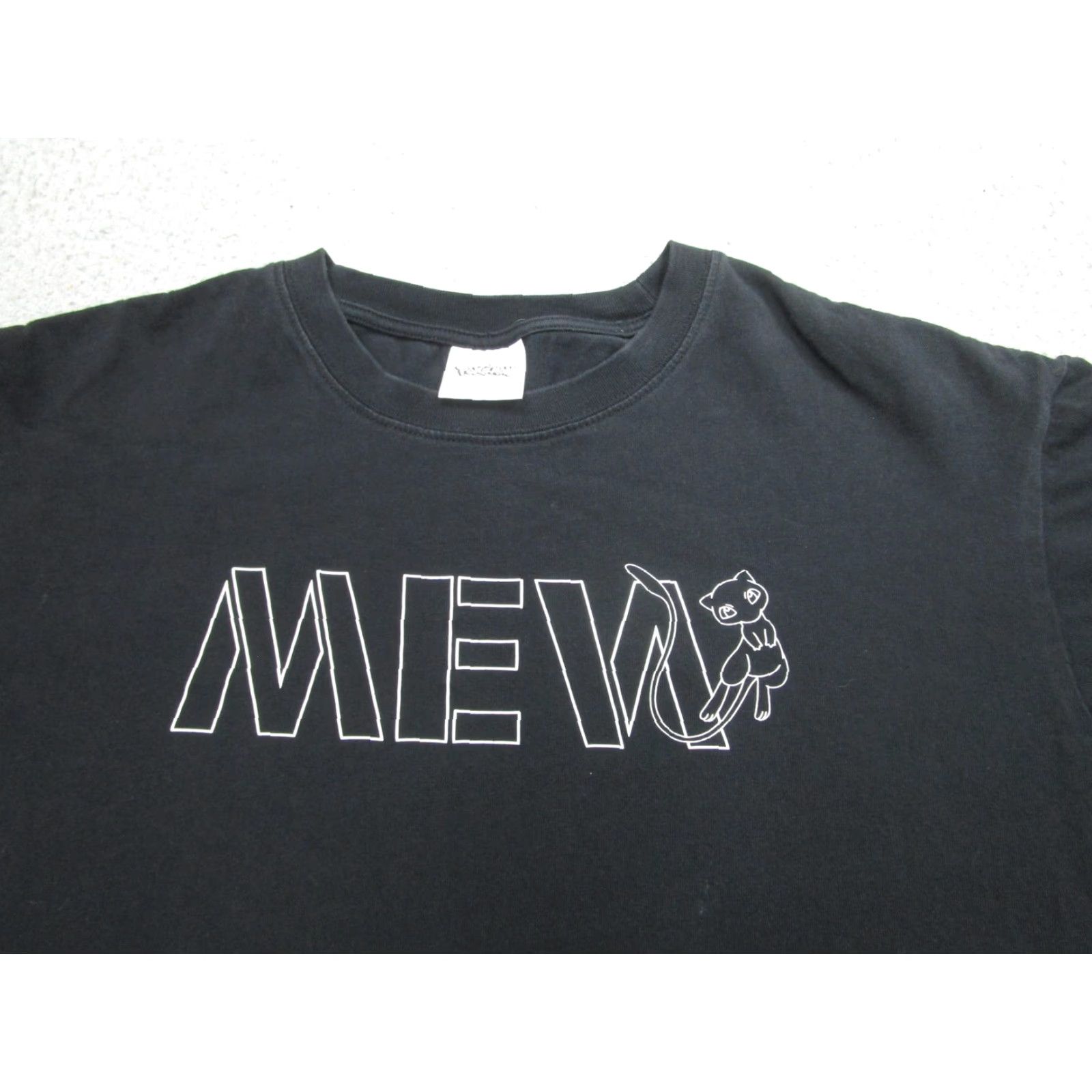 Nintendo Pokemon Shirt Mens Small Black Mew Mewtwo GU Tee 2020 Nintendo Anime Graphic Size US S / EU 44-46 / 1 - 2 Thumbnail