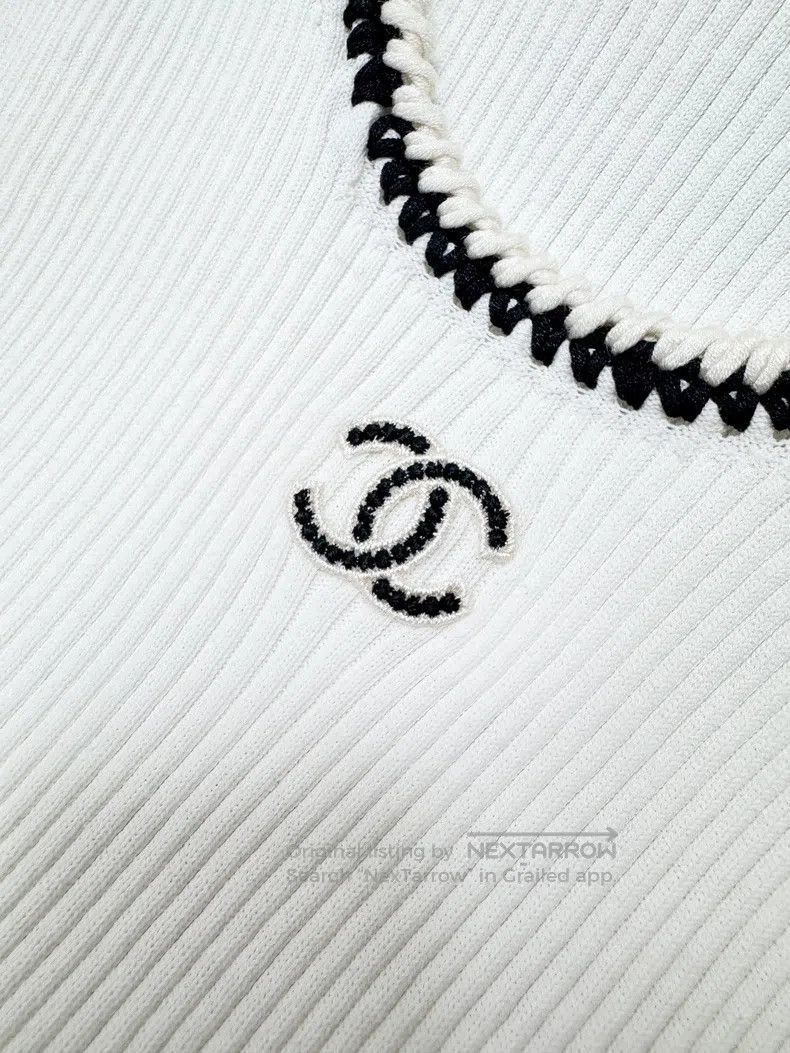 Chanel Chanel 22C white and black-edged knitted vest Size XS / US 0-2 / IT 36-38 - 4 Thumbnail