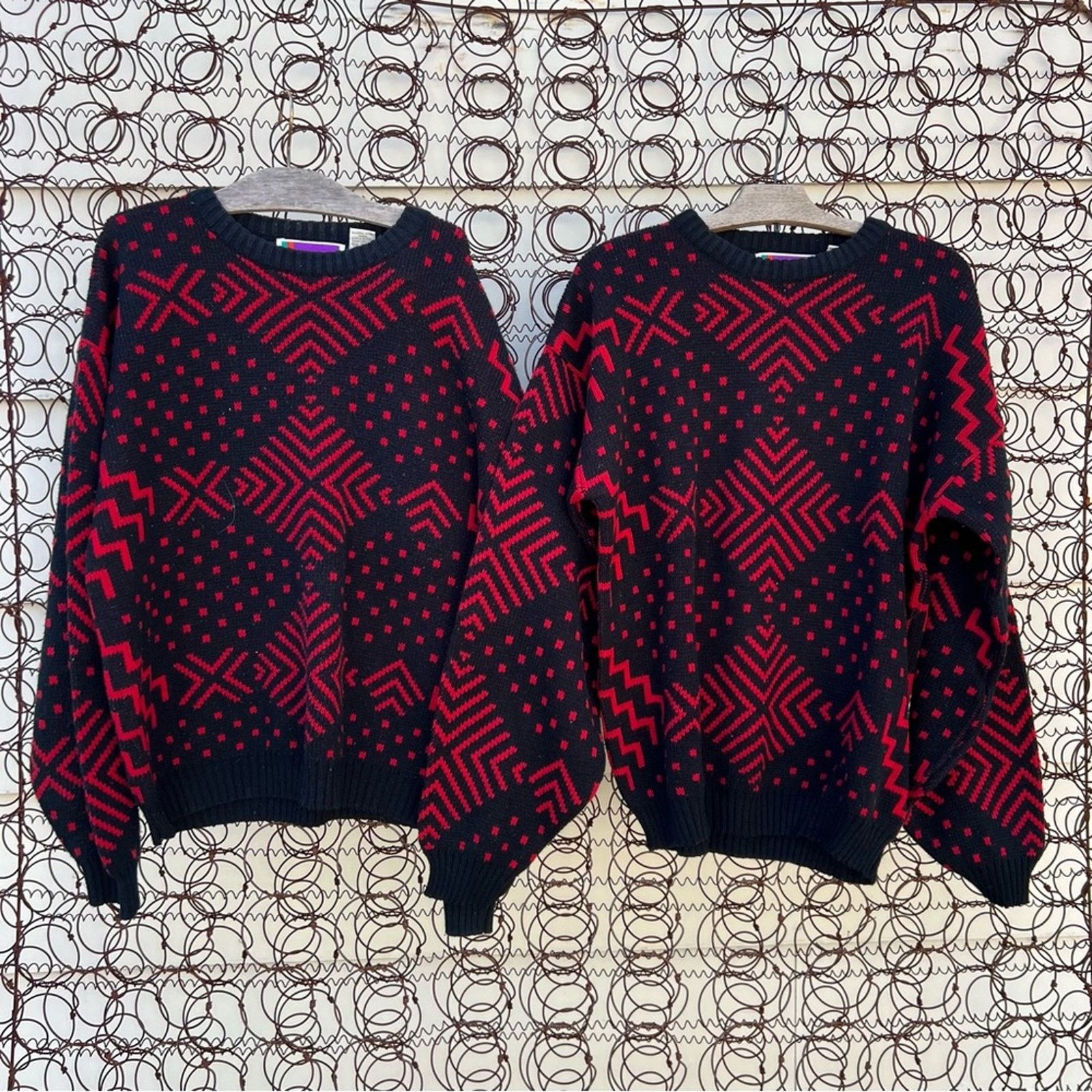 Vintage MATCHING PAIR 80s Sweater Graphix Red Black Geometric LARGE Size US L / EU 52-54 / 3 - 1 Thumbnail