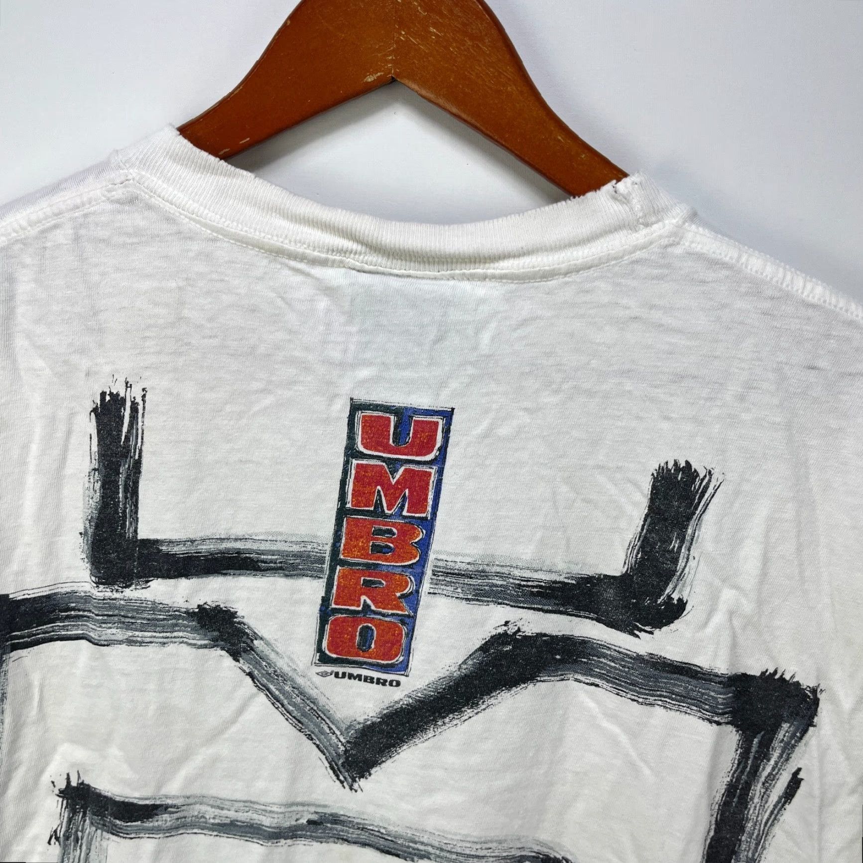 Umbro VINTAGE Umbro Shirt Men Ombro Sleeveless White Cotton 90s Large T-Shirt Sleeveless Crew Neck Regular Fit Size US L / EU 52-54 / 3 - 3 Thumbnail