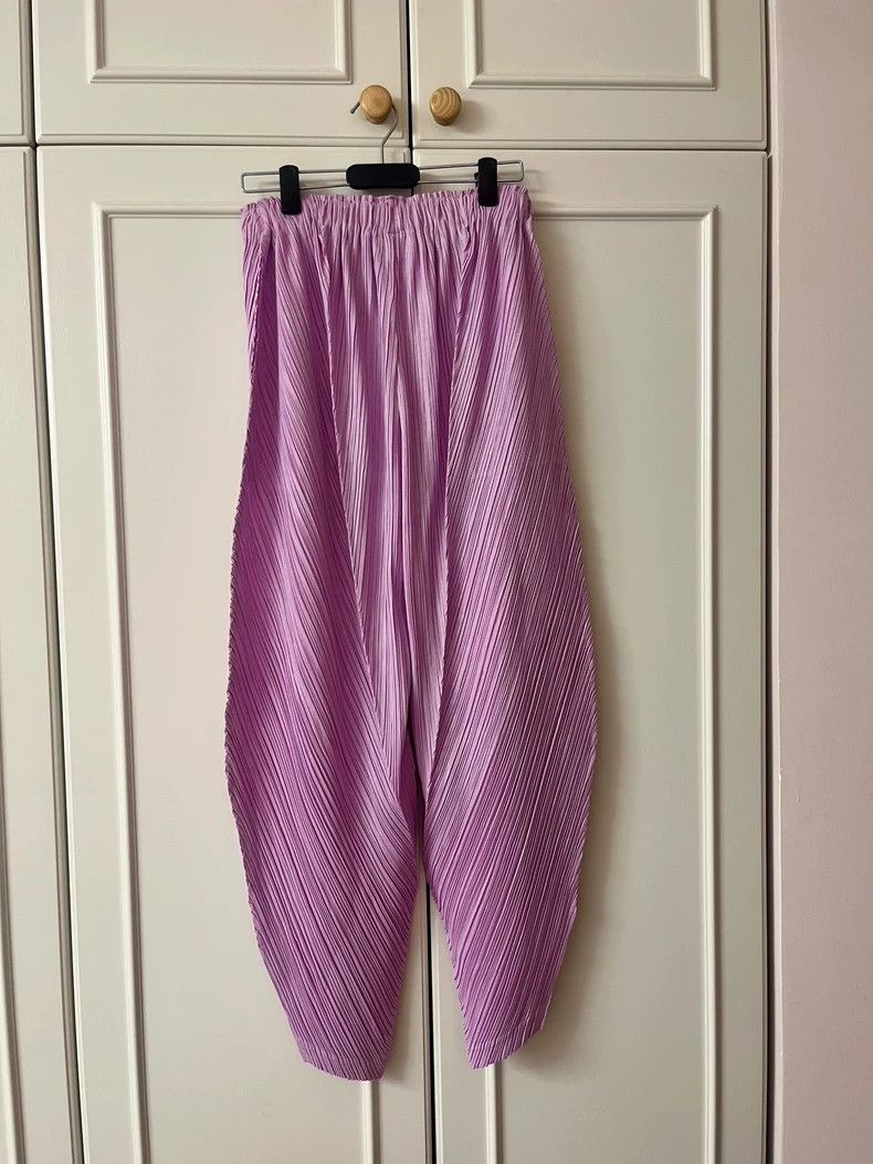 Issey Miyake Issey Miyake size:3 Pink pleated trousers Size 31" - 2 Thumbnail