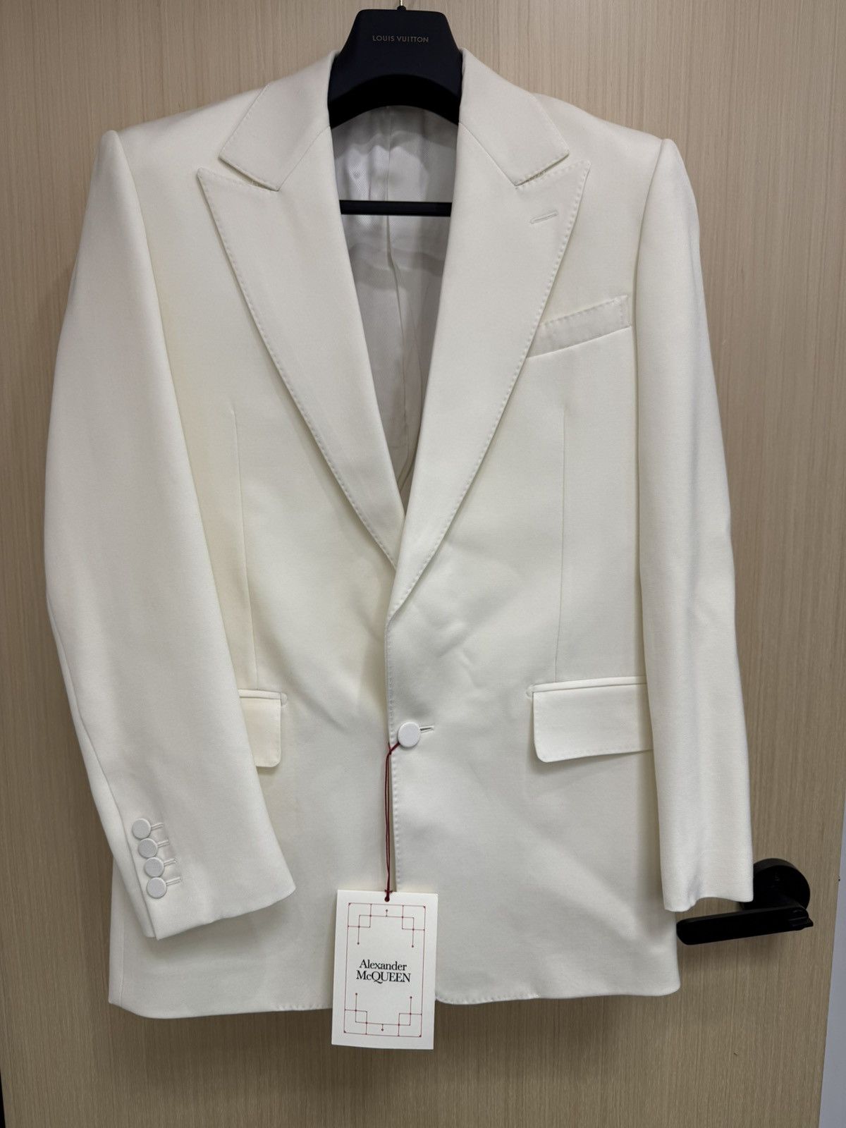 Alexander McQueen Alexander McQueen ivory wool blazer jacket 48 Size 48R - 2 Thumbnail