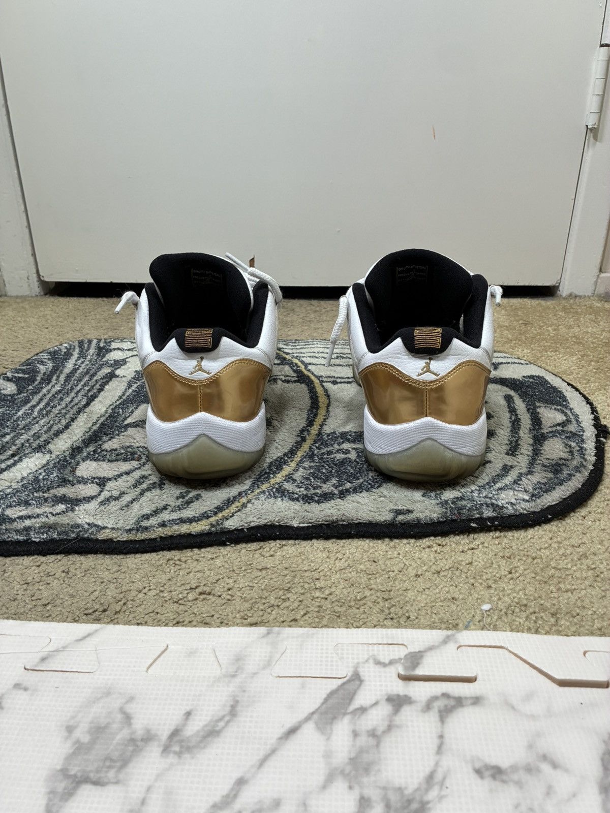 Jordan Brand Jordan 11 retro low closing ceremony 10.5 Size US 10.5 / EU 43-44 - 2 Thumbnail