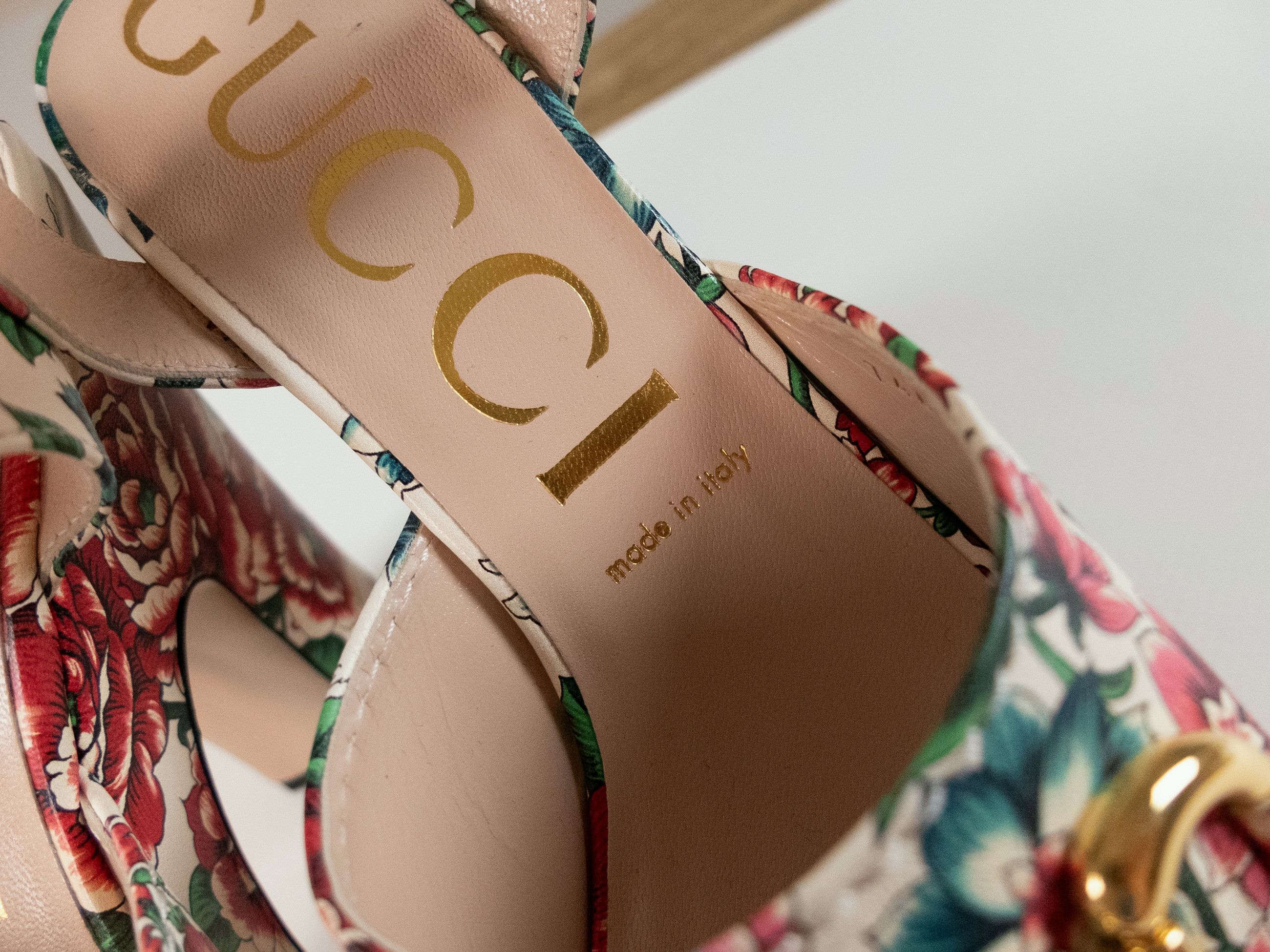 Gucci GUCCI Charlotte white floral print horsebit platform sandals Size US 9.5 / IT 39.5 - 6 Thumbnail