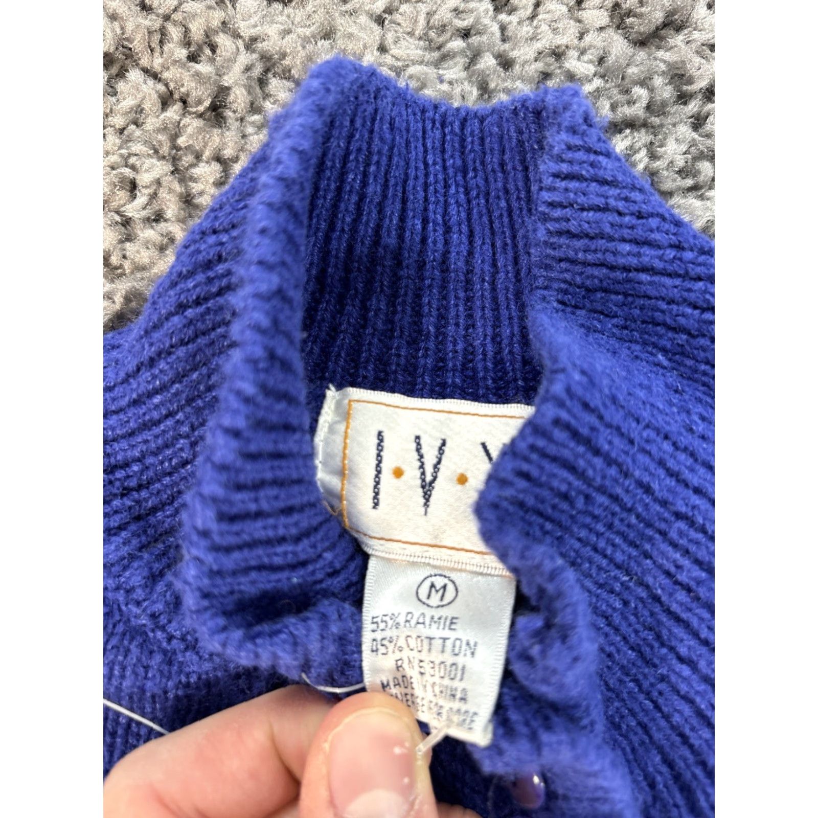 Vintage VINTAGE Ivy Sweater Womens Medium Chunky-Knit Navy Blue Mock Neck Button Pocket 90s Pullover Size M / US 6-8 / IT 42-44 - 4 Thumbnail