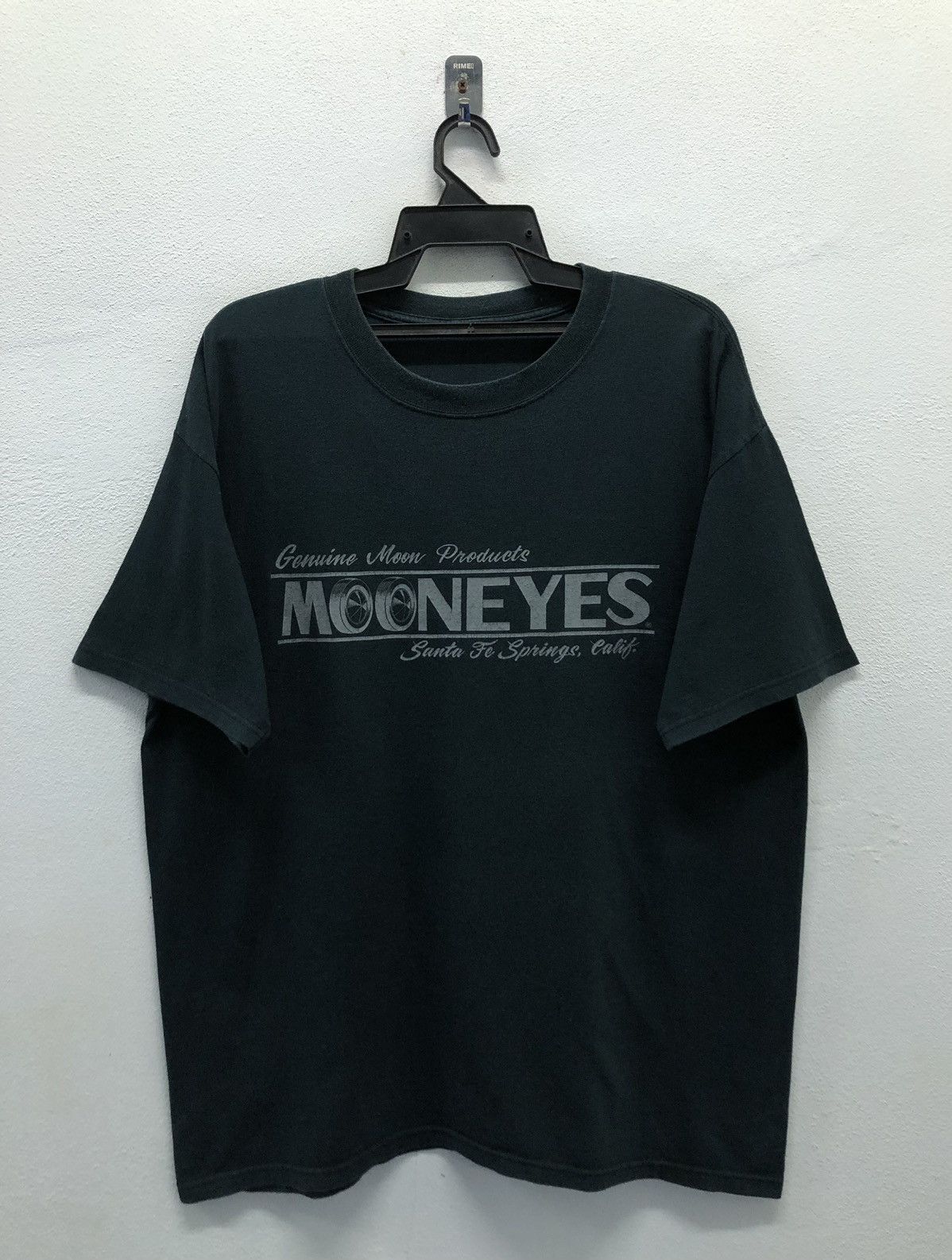 Vintage Vintage Genuine Moon Products Mooneyes T-Shirt Size US XL / EU 56 / 4 - 2 Thumbnail