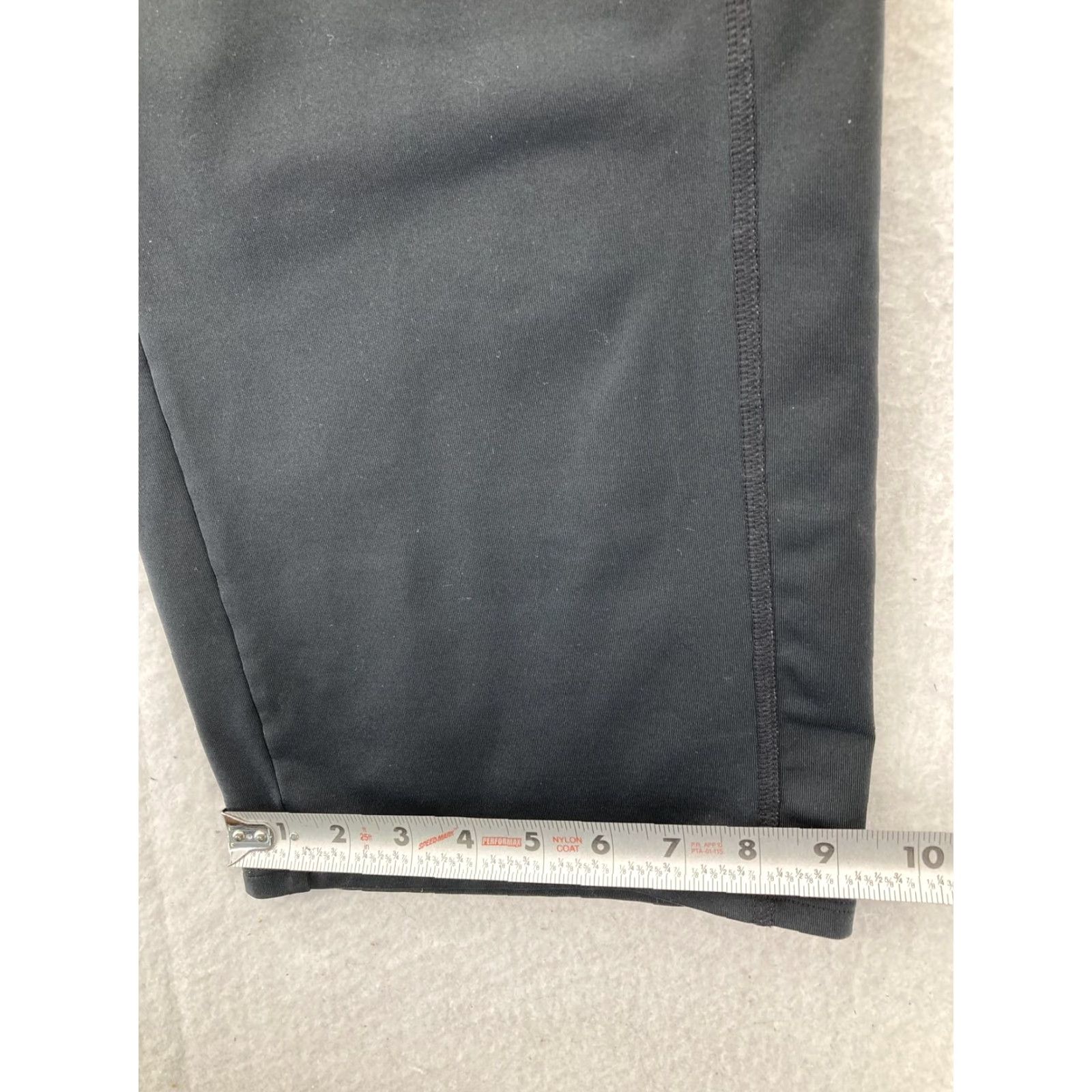 Under Armour Under Armour Pants Women’s Medium Black Wide-Leg Cropped Capri - Activewear, 29in Inseam, Breathable Comfort, Regular Fit Size 32" / US 10 / IT 46 - 6 Thumbnail