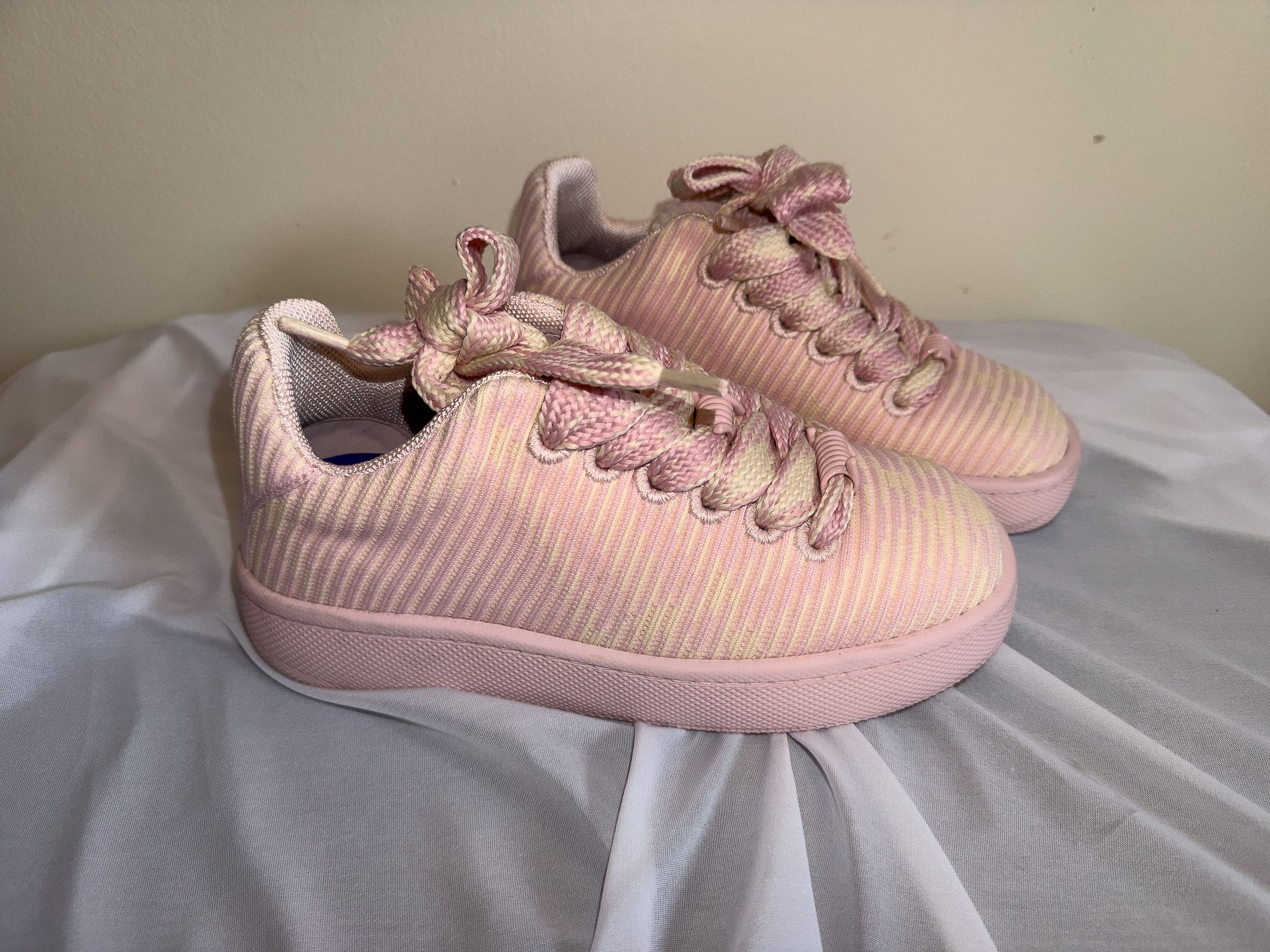 Burberry Burberry Women's "Box Knit" Cameo Size US 6 / IT 36 - 1 Thumbnail