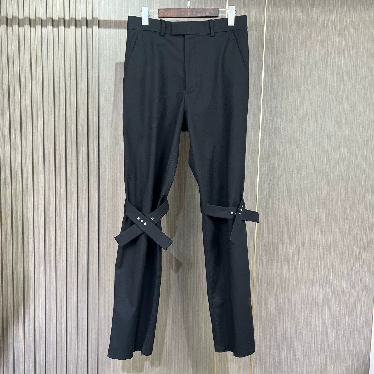 Bottega Veneta Bottega Veneta Cross-Strap Casual Pants Size US 30 / EU 46 - 1 Thumbnail