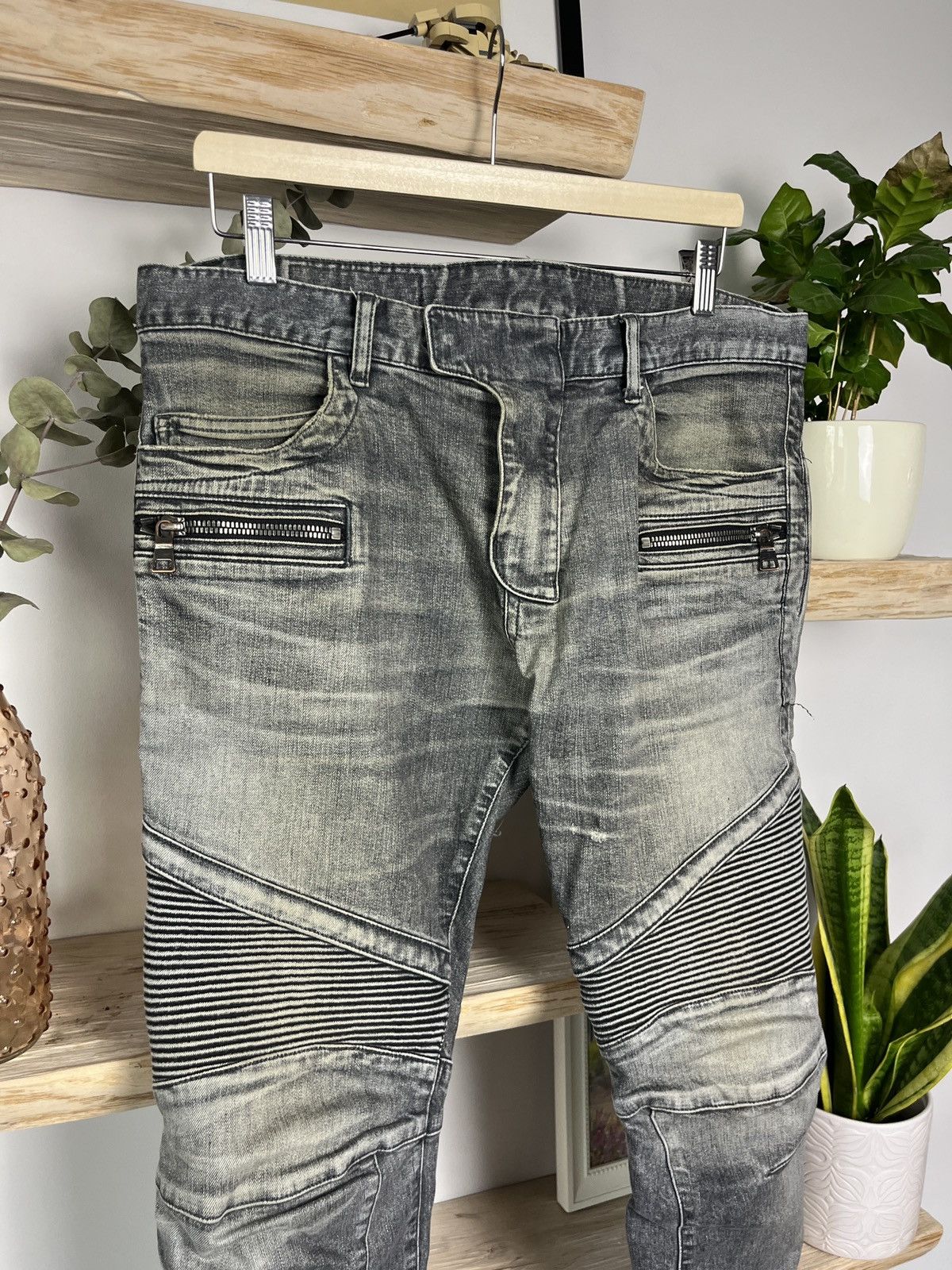 Balmain Balmain Grey mud wash Distressed Biker Denim Jeans Size US 32 / EU 48 - 2 Thumbnail