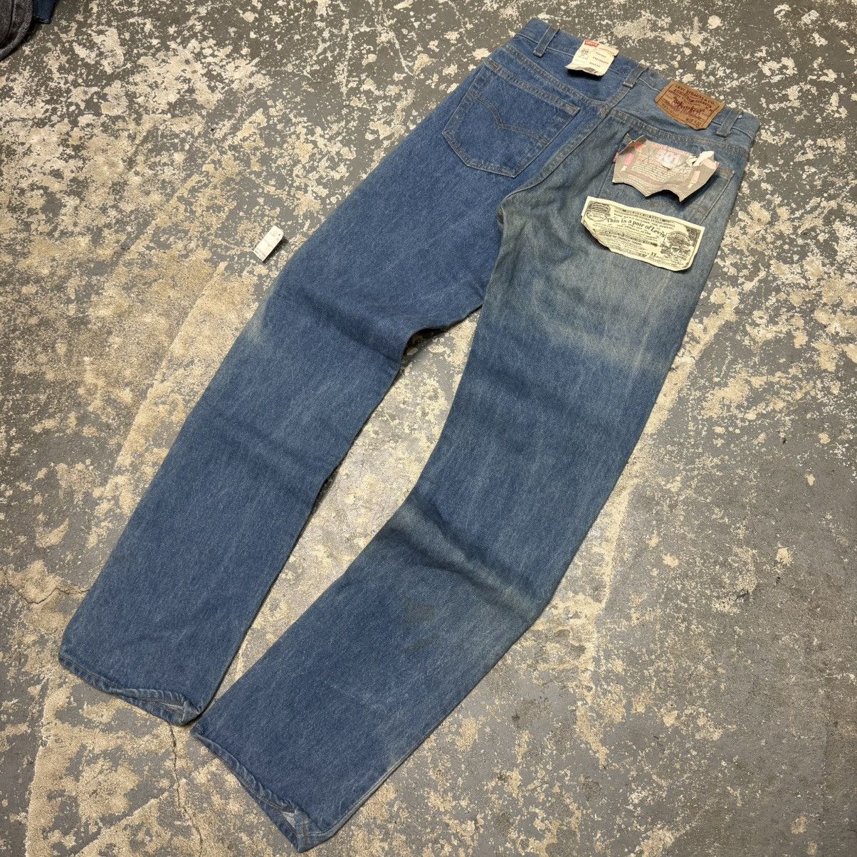 Levi's Vintage Levi’s 501 0113 Light Blue Denim Jeans USA NWT Size US 28 / EU 44 - 2 Thumbnail