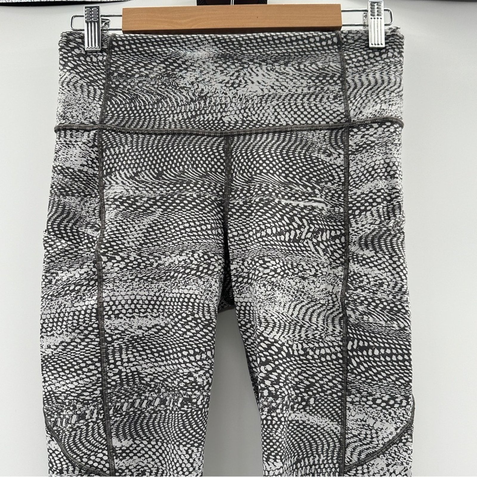 Lululemon Lululemon Fast & Free 7/8 Tight II *Nulux 25" Sz 8 Size 30" / US 8 / IT 44 - 4 Thumbnail