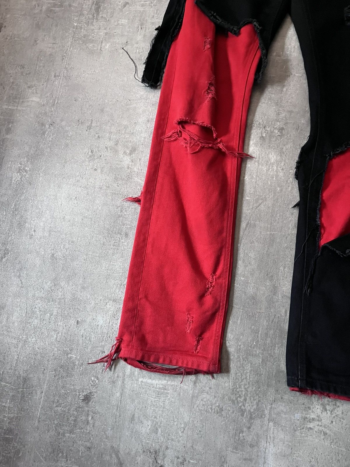 Raf Simons Raf Simons A/W 19 destroyed denim black red jeans rare Size US 32 / EU 48 - 2 Thumbnail