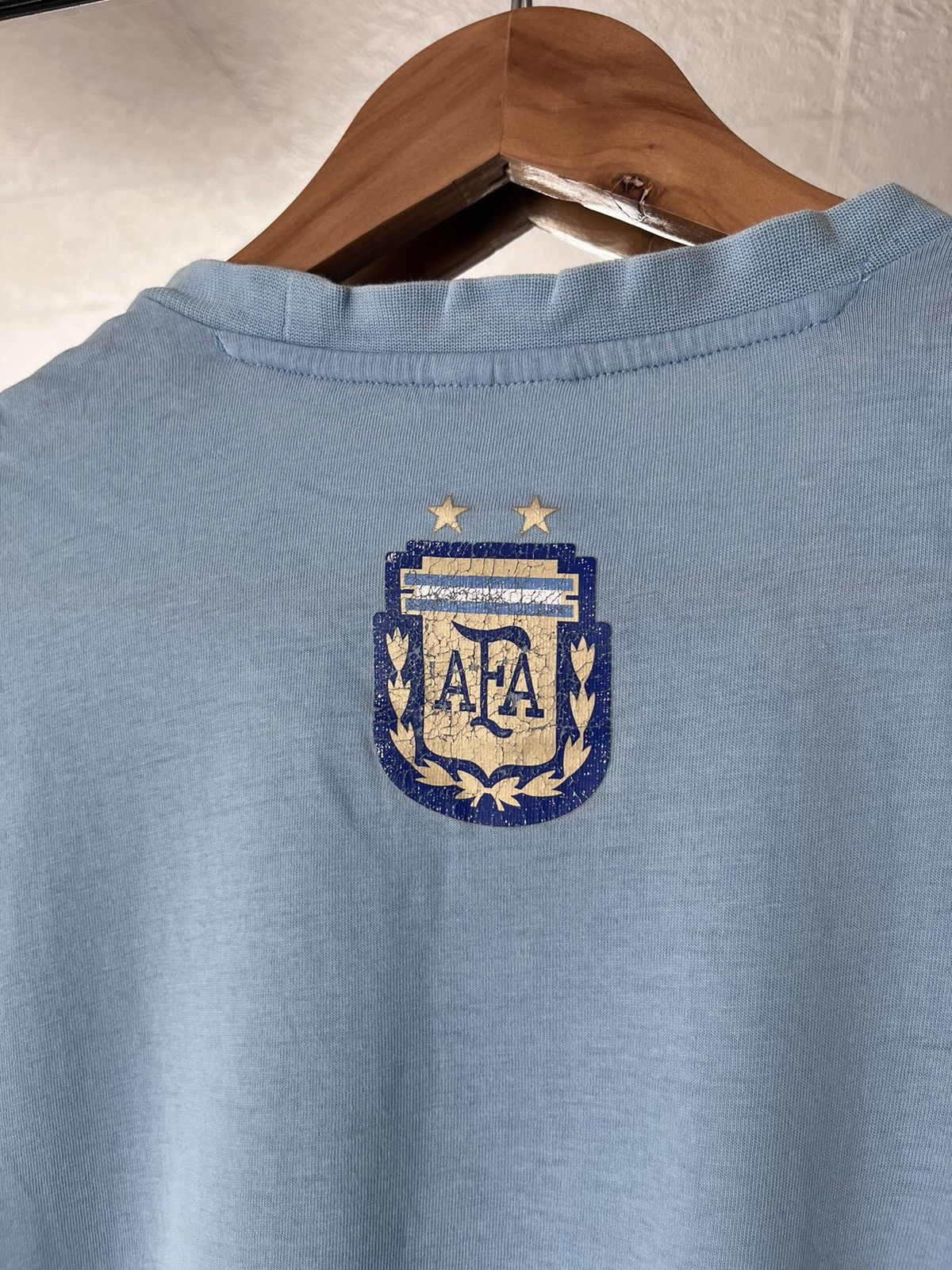 Adidas Vintage Adidas Argentina Faded Blue Distressed Soccer TShirt Size US L / EU 52-54 / 3 - 4 Thumbnail