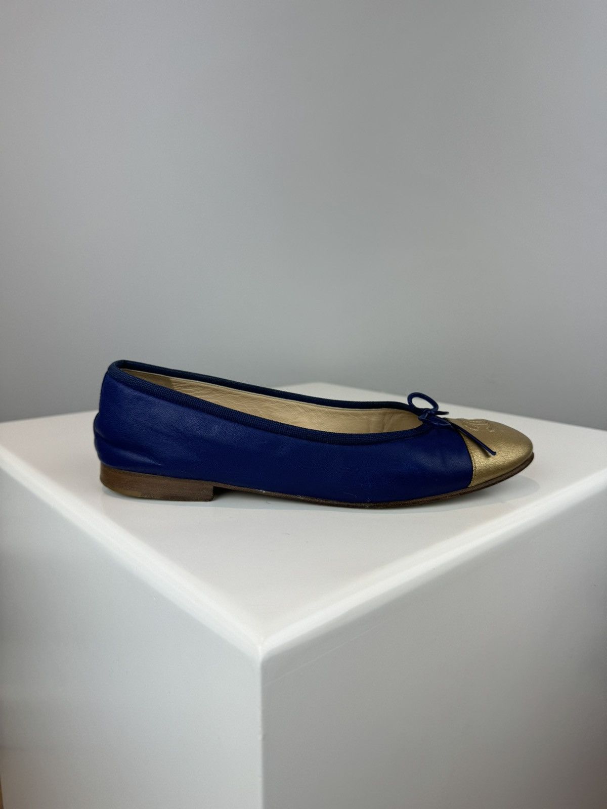 Chanel CHANEL NAVY BALLET FLATS Size US 6.5 / IT 36.5 - 3 Thumbnail