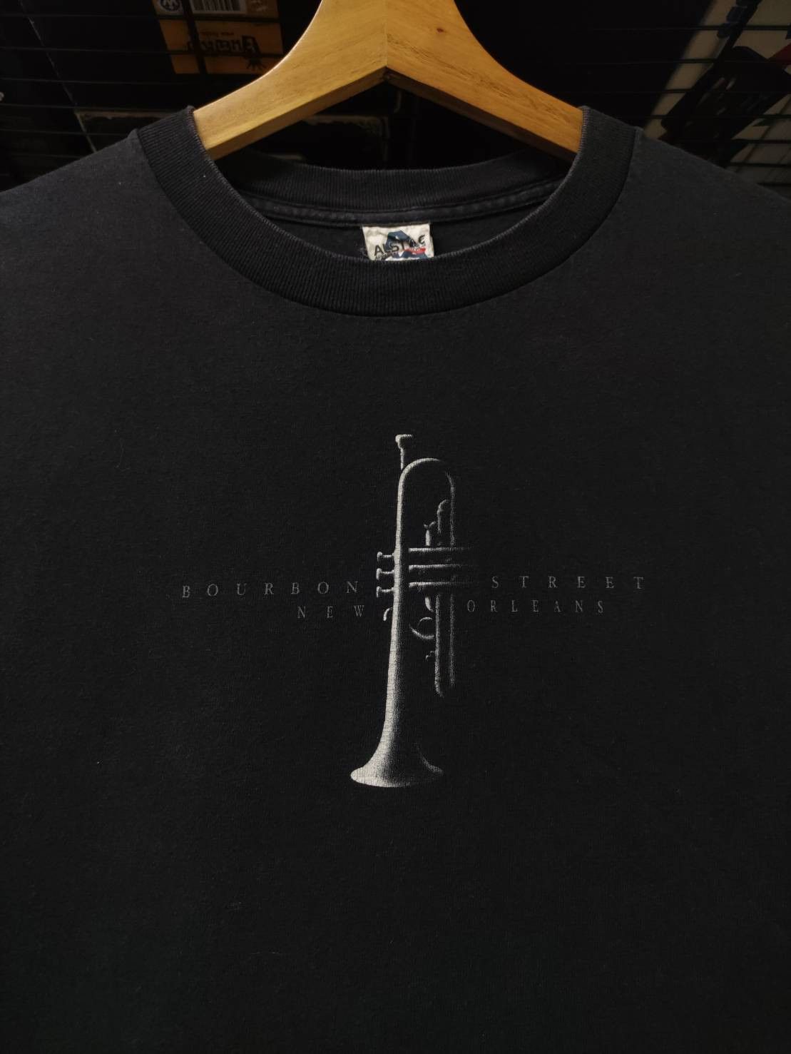 Band Tees Vtg 00's Bourbon Street New Orleans T-Shirt Size US L / EU 52-54 / 3 - 1 Thumbnail