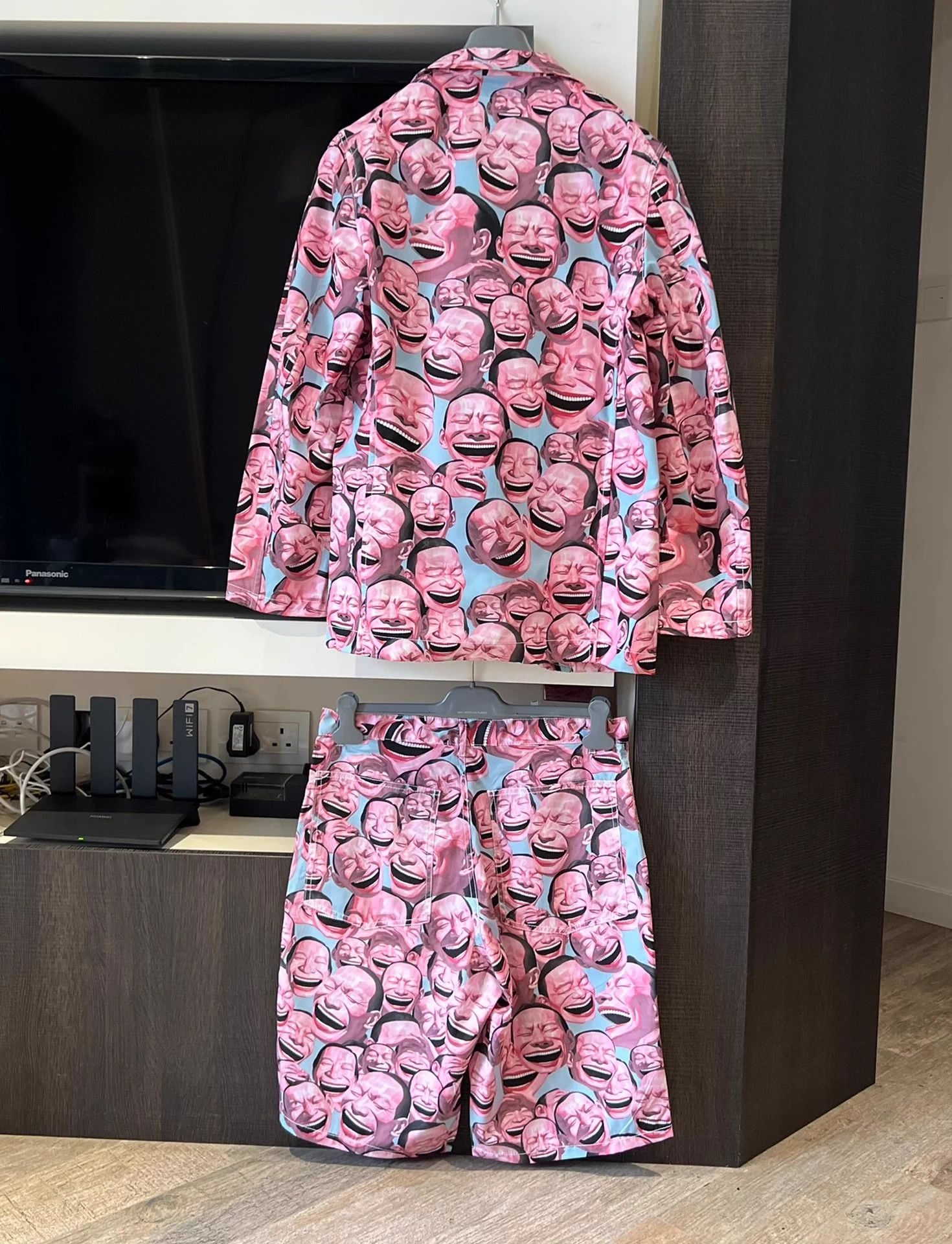Comme des Garcons CDG SHIRT x Yue Minjun Laughing Portrait Suit S New Size S / US 4 / IT 40 - 2 Thumbnail