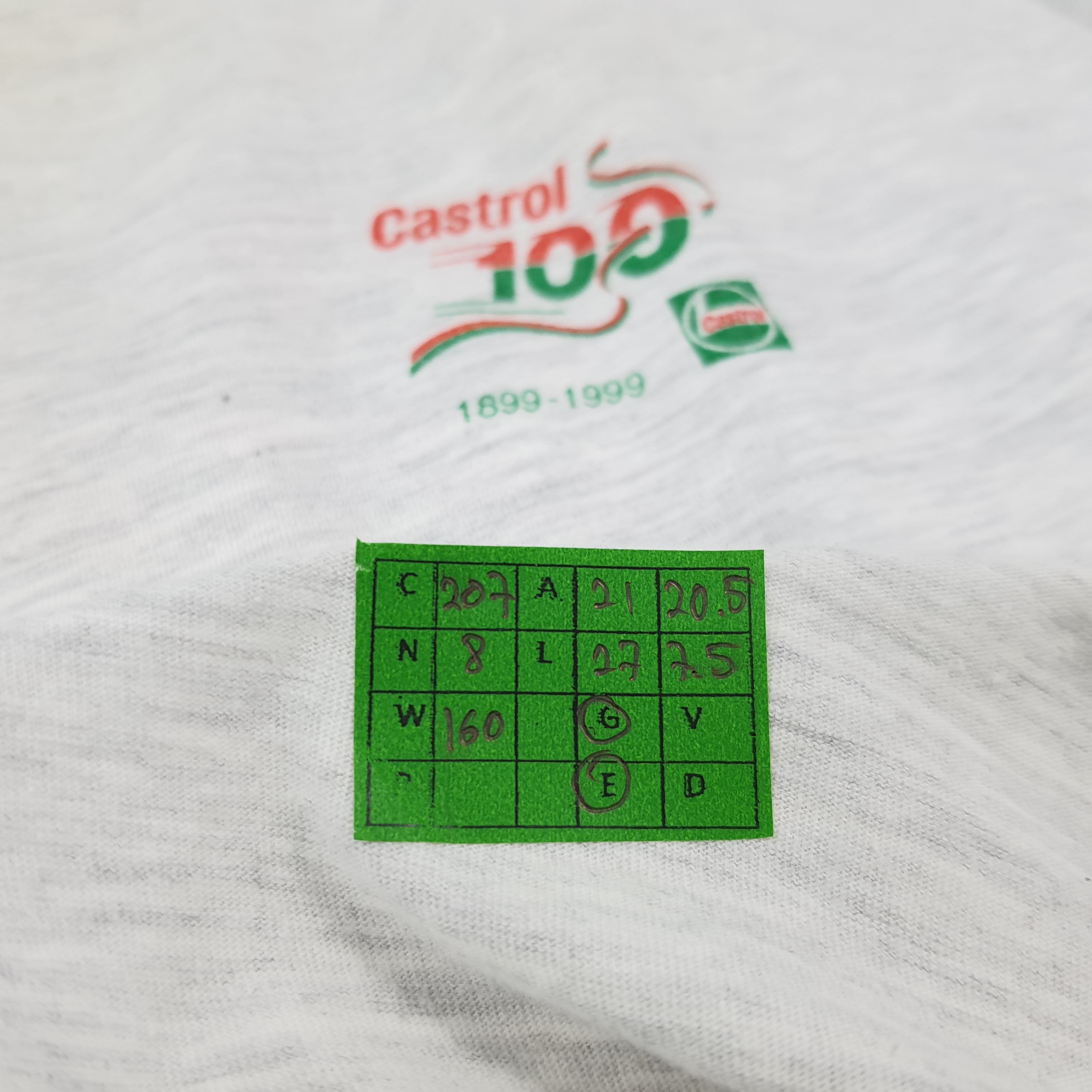Vintage Vintage Castrol Racing Motorsports Lubricant Tshirt Size US L / EU 52-54 / 3 - 7 Thumbnail