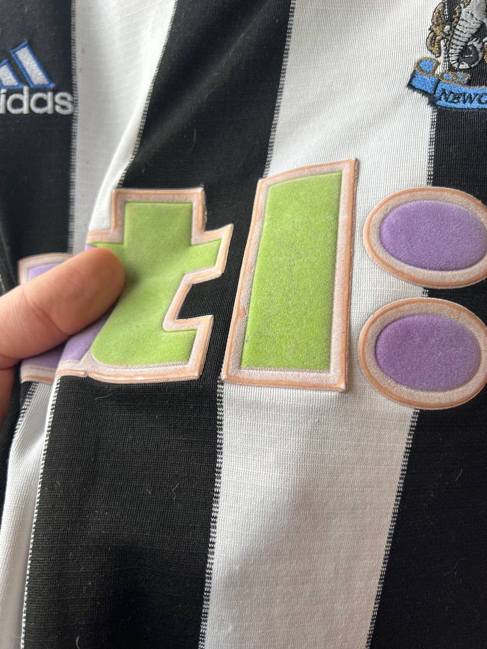 Adidas 2000/01 NEWCASTLE UNITED HOME SOCCER JERSEY FOOTBALL SHIRT L Size US L / EU 52-54 / 3 - 9 Thumbnail