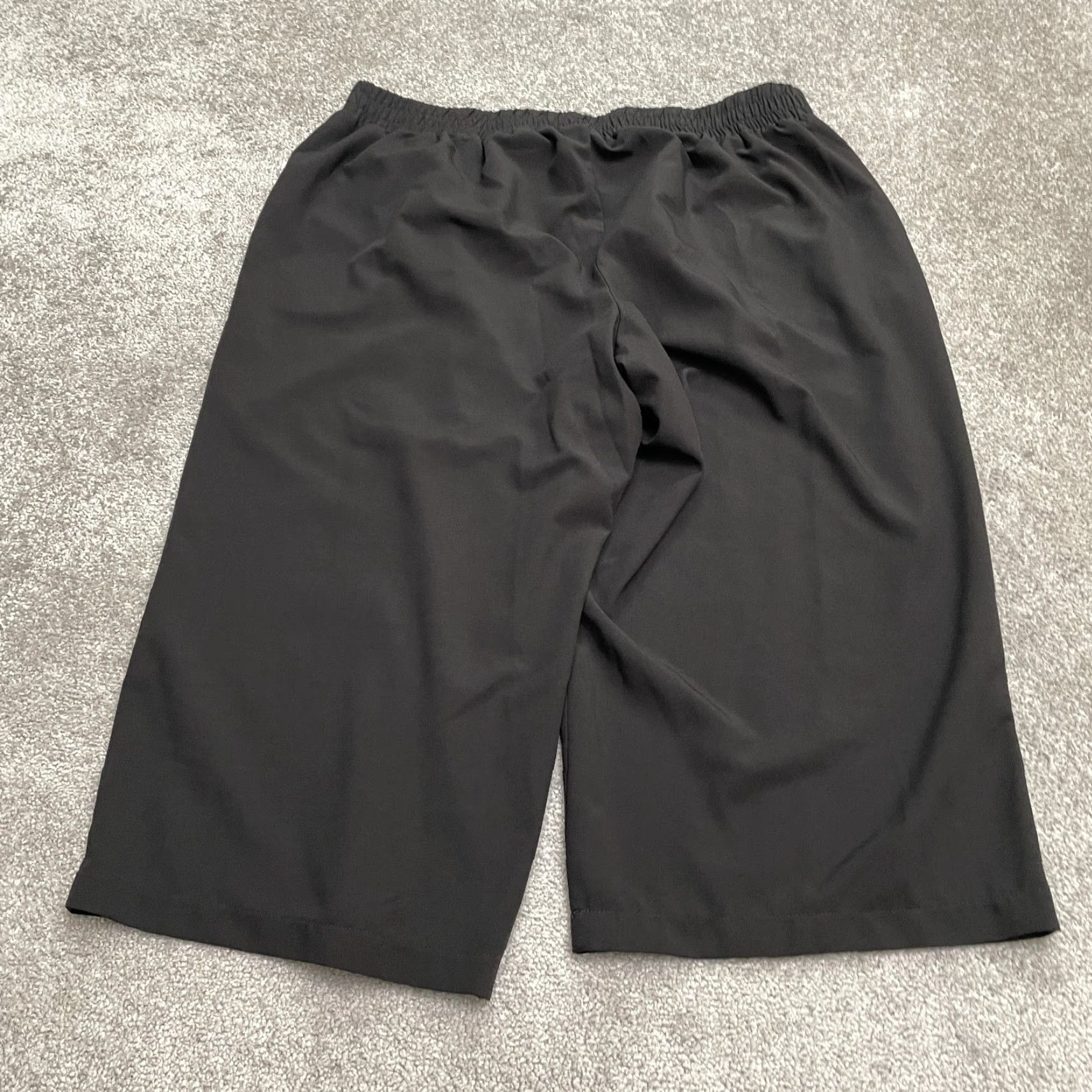 Vintage Loralette Cropped Pants Womens 3X Black Wide Leg Elastic Waist Casual 39x22 Size 40" / US 18 - 2 Thumbnail