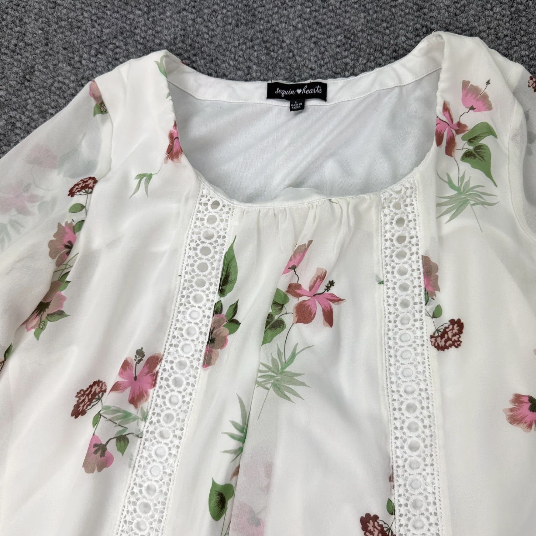 Bell Sequin Hearts Shirt Womens Large White Floral Bell Sleeve Lace Boho Tunic Size L / US 10 / IT 46 - 2 Thumbnail