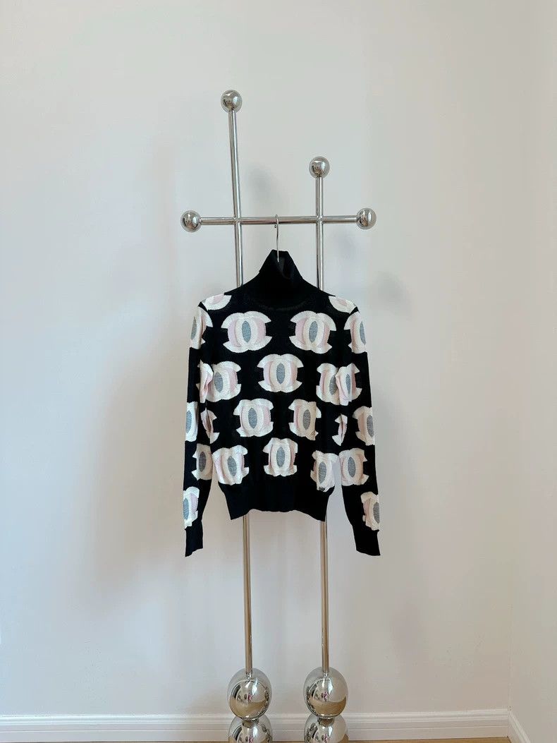 Chanel Double C cashmere sweater