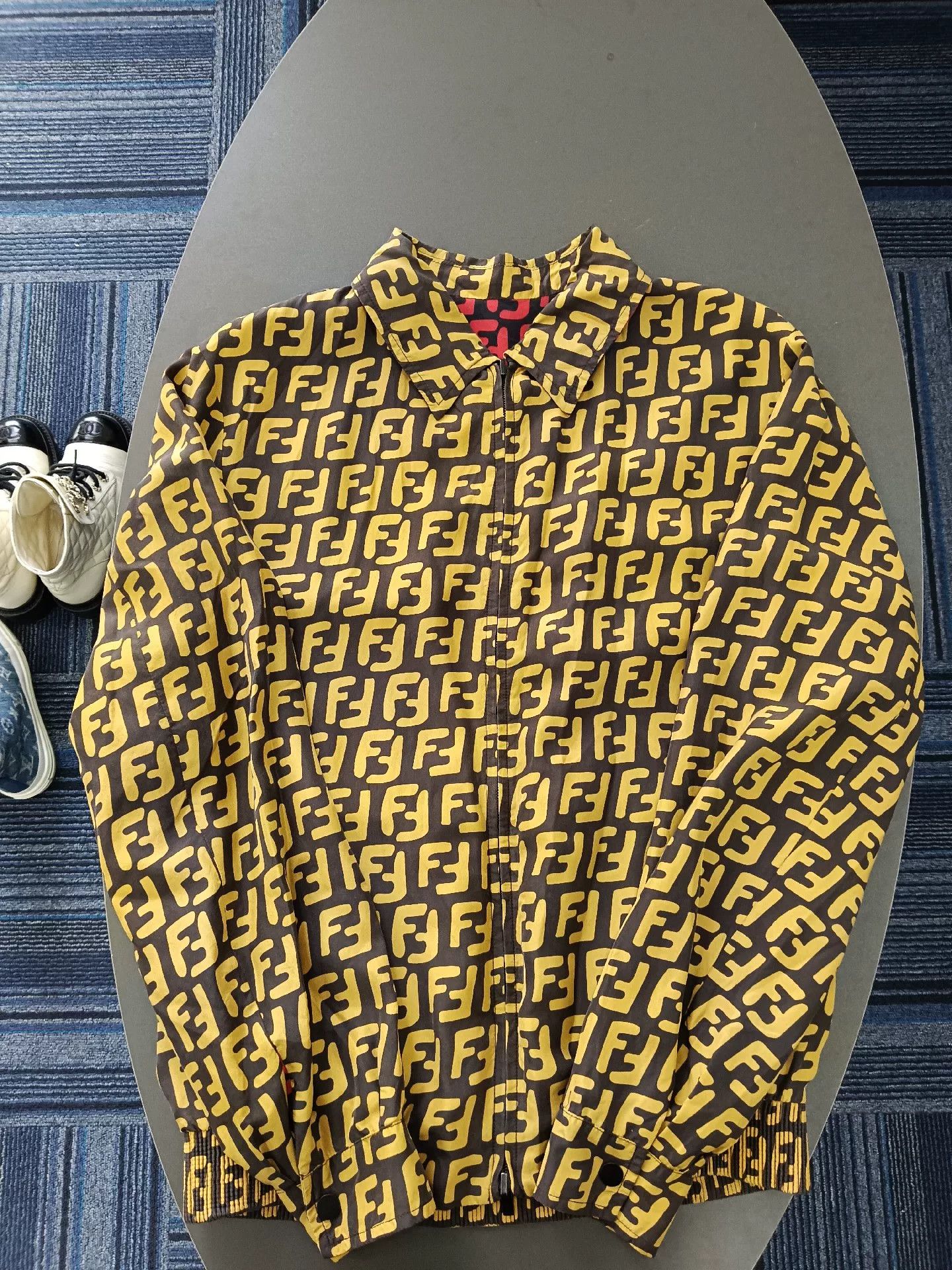 Fendi fendi reversible logo jacket yellow red Size US L / EU 52-54 / 3 - 1 Thumbnail