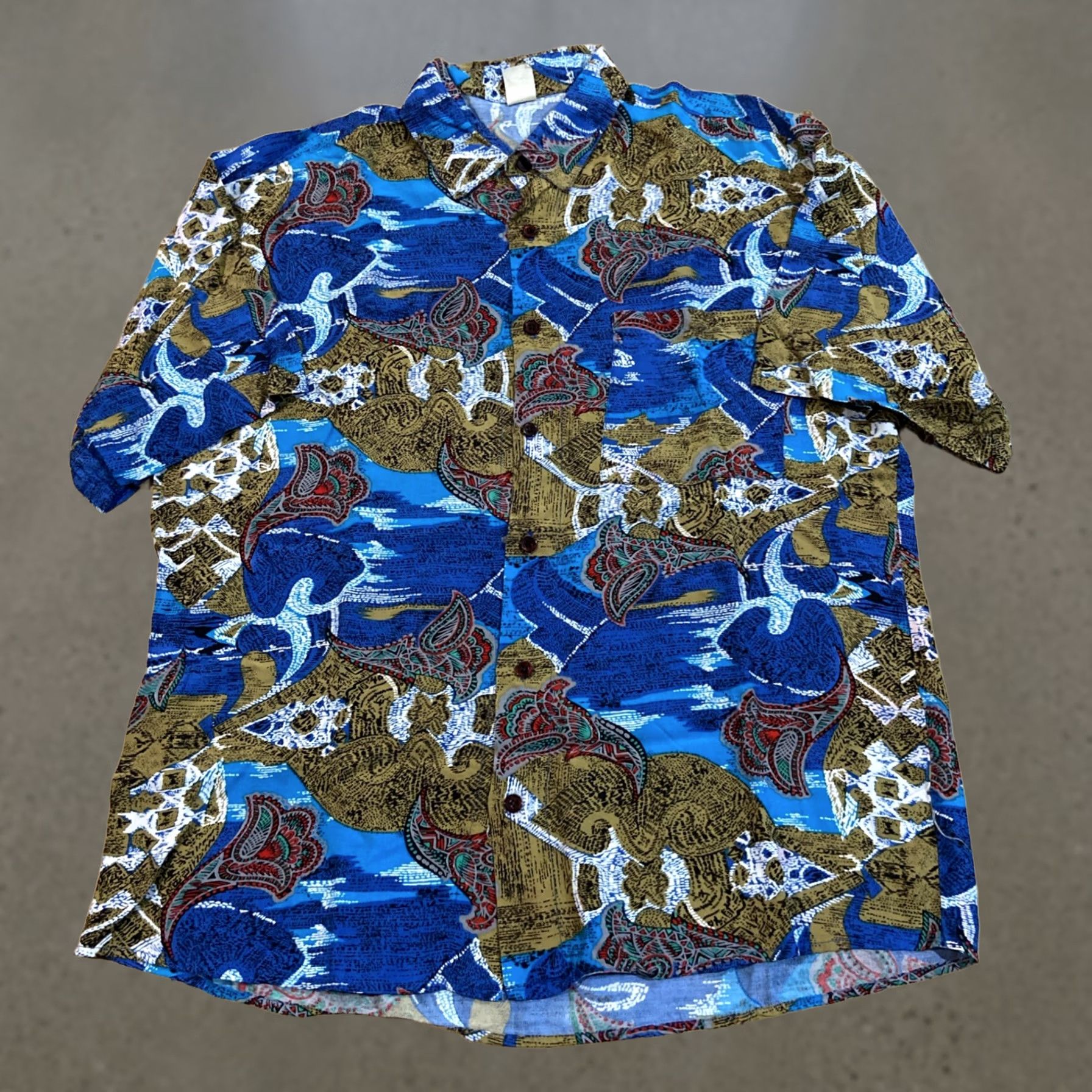 Vintage VINTAGE Blue Paisley 100% Rayon Button-Up Shirt Abstract Graphic Blue XL Shirt Men Beach 100% Regular Short Sleeve Button-Up Mens XL Size US XL / EU 56 / 4 - 1 Thumbnail