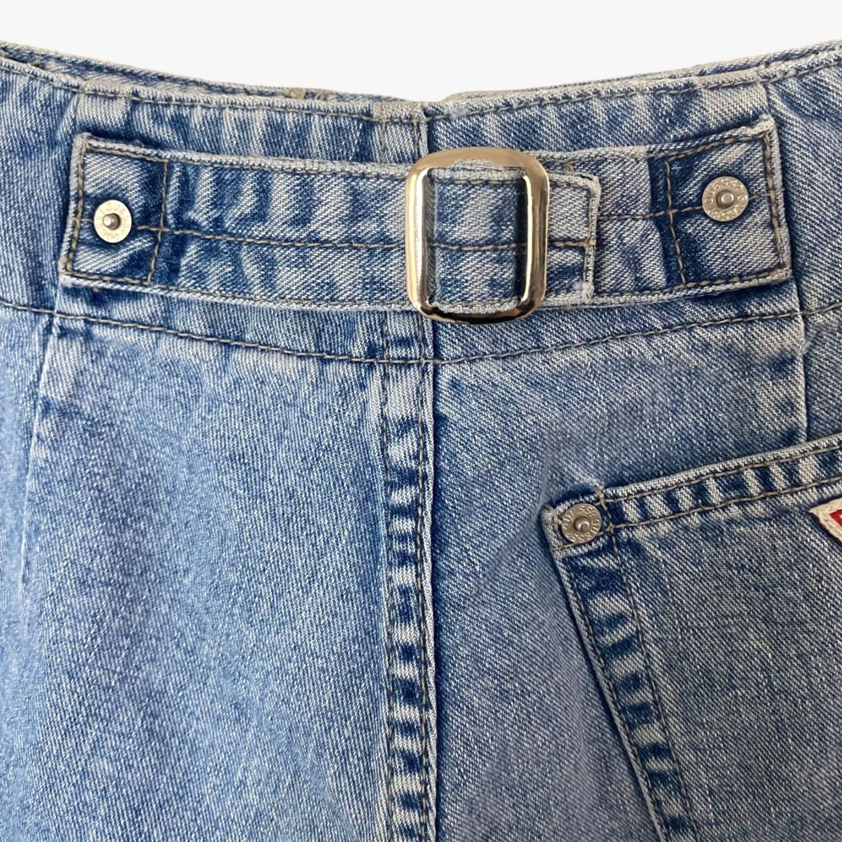 Guess VINTAGE GUESS 90s High-Waisted Jean Shorts Womens Size 30 Light Wash Button Fly Denim USA Size 30" / US 8 / IT 44 - 7 Thumbnail