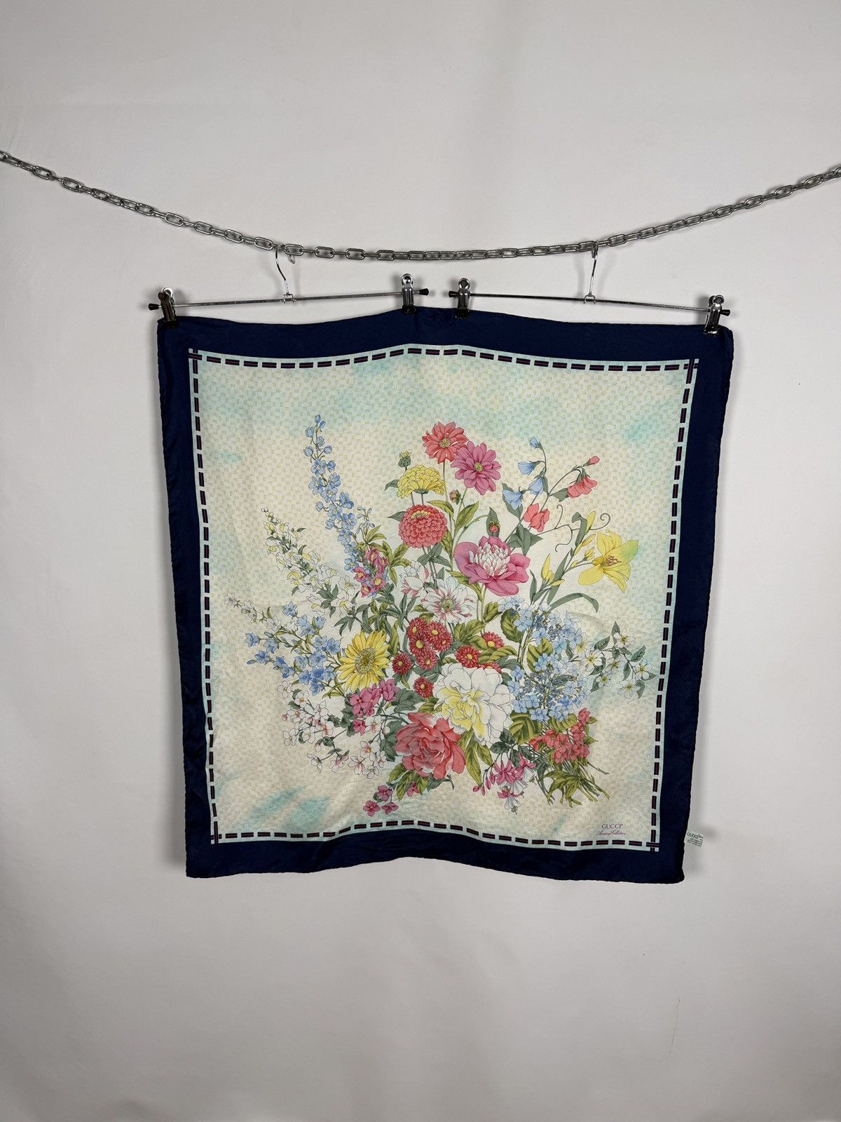 Gucci Rare Vintage Gucci Flora 100% Seta Silk Scarf Made in italy Size ONE SIZE - 1 Thumbnail