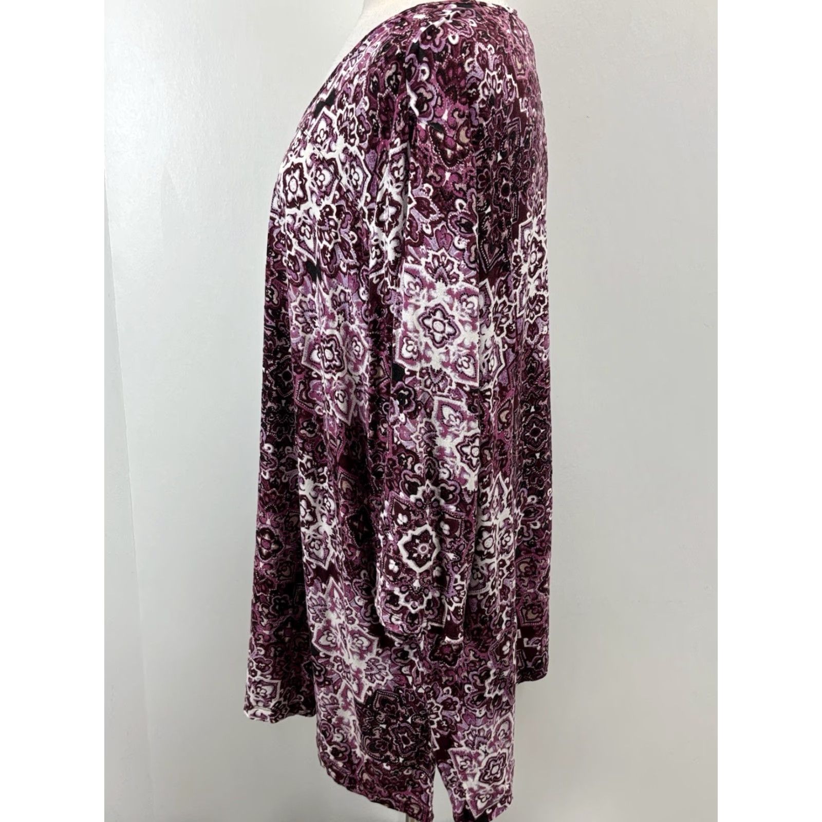 Vintage Catherine’s Swing Tunic Shirt 3X Plus Purple White Stretch Women Pullover Rayon Blend Womens Size XXL / US 16-18 / IT 52-54 - 2 Thumbnail