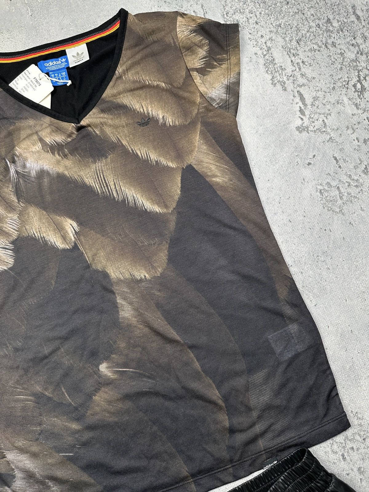 Adidas Adidas Originals Eagle Print Sample Tee & Shorts Set Rare Size 28" / US 6 / IT 42 - 4 Thumbnail