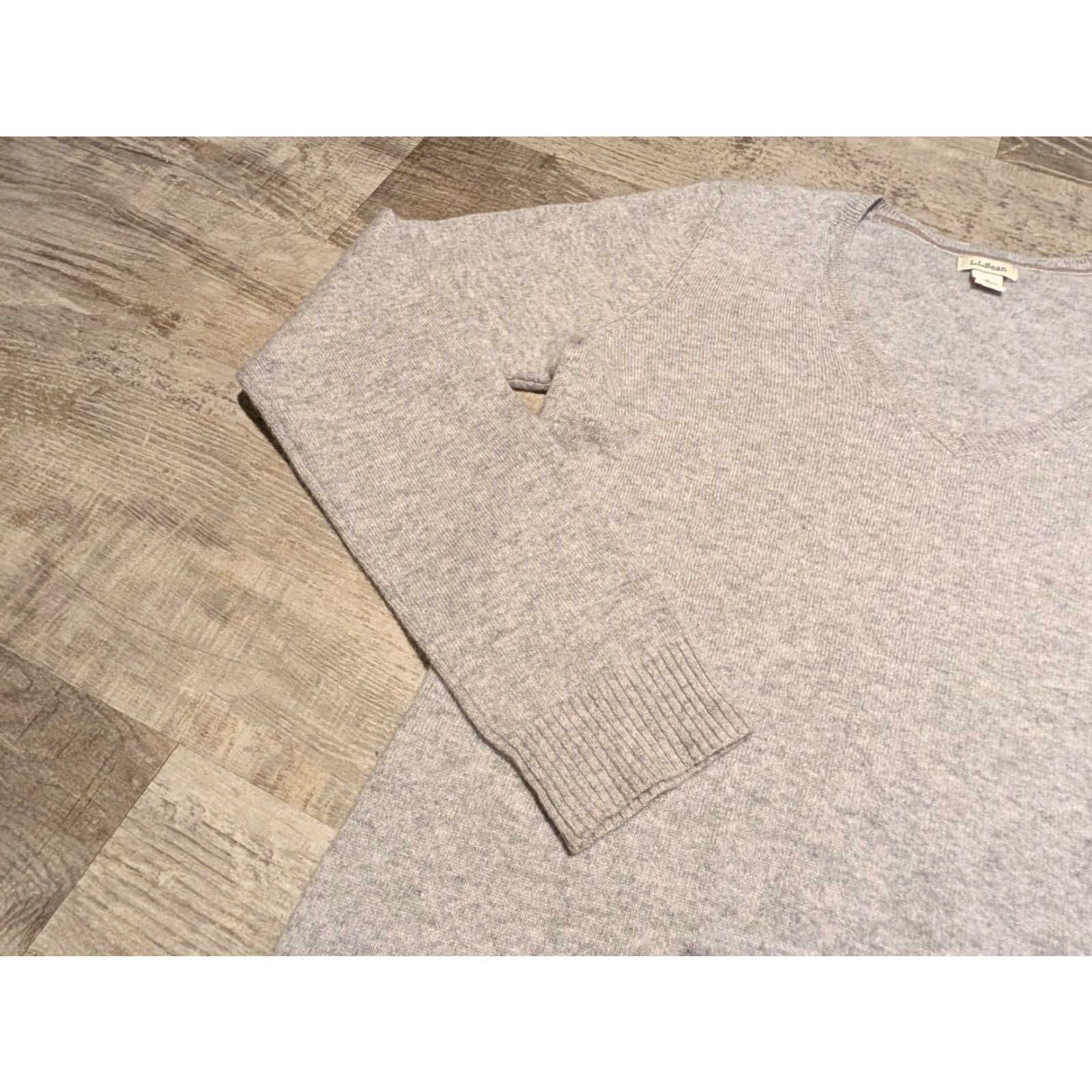 Vintage L.L. Bean Cashmere Pullover V-Neck Sweater Womens S Gray Preppy Long Sleeve Size S / US 4 / IT 40 - 6 Thumbnail