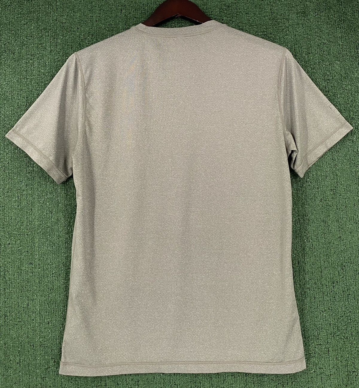 Vuori Vuori Tradewinds Performance Tee Army Green Mens Medium Size US M / EU 48-50 / 2 - 4 Thumbnail