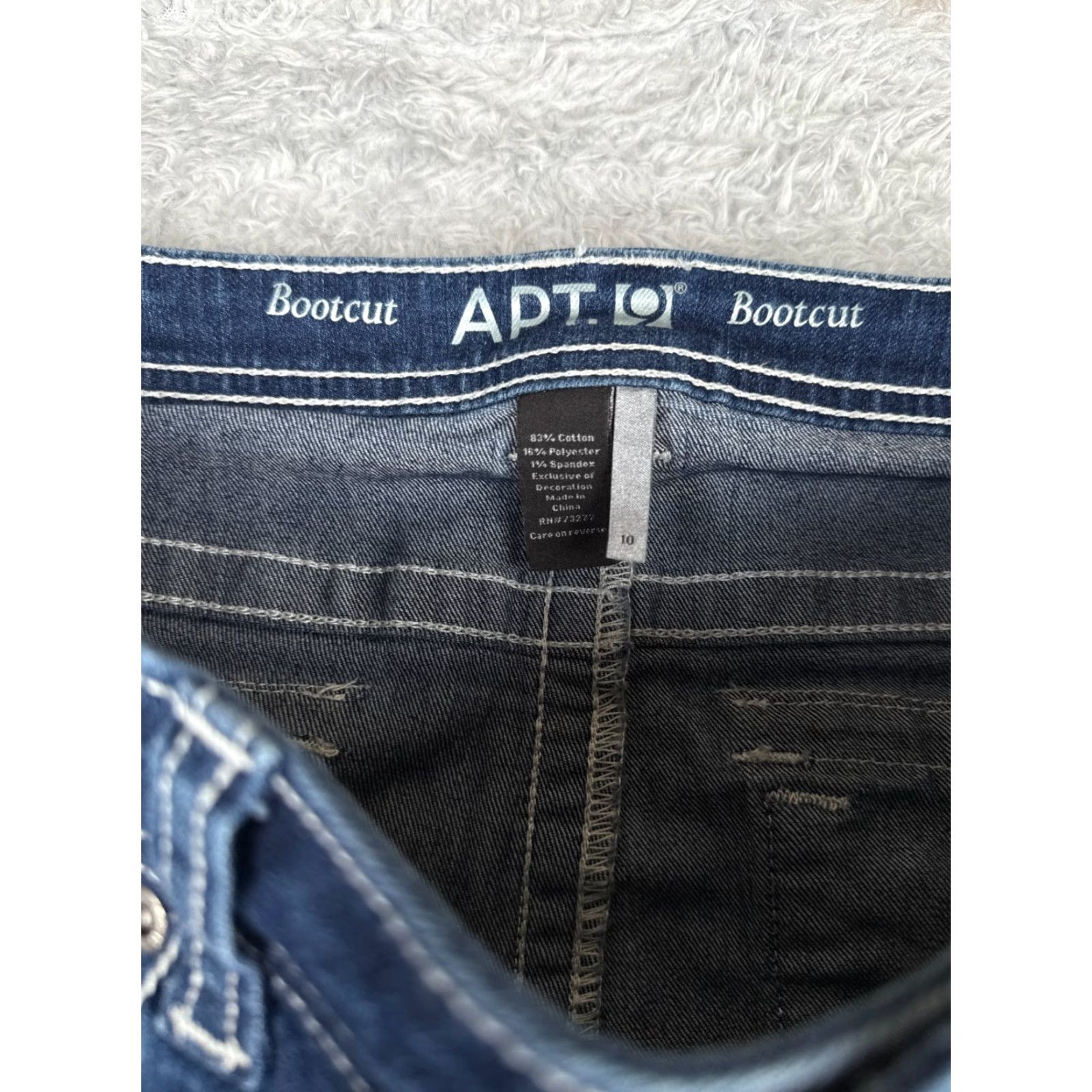 Apt. 9 Vintage Apt. 9 Blue Denim Bootcut Jeans Women 10 32in Inseam Embroidered Rhinestone 90s Size 32" / US 10 / IT 46 - 6 Thumbnail