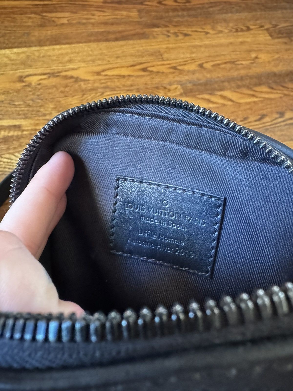 Louis Vuitton Louis Vuittion Messenger Bag Rainbow Taiga Leather Size ONE SIZE - 6 Thumbnail